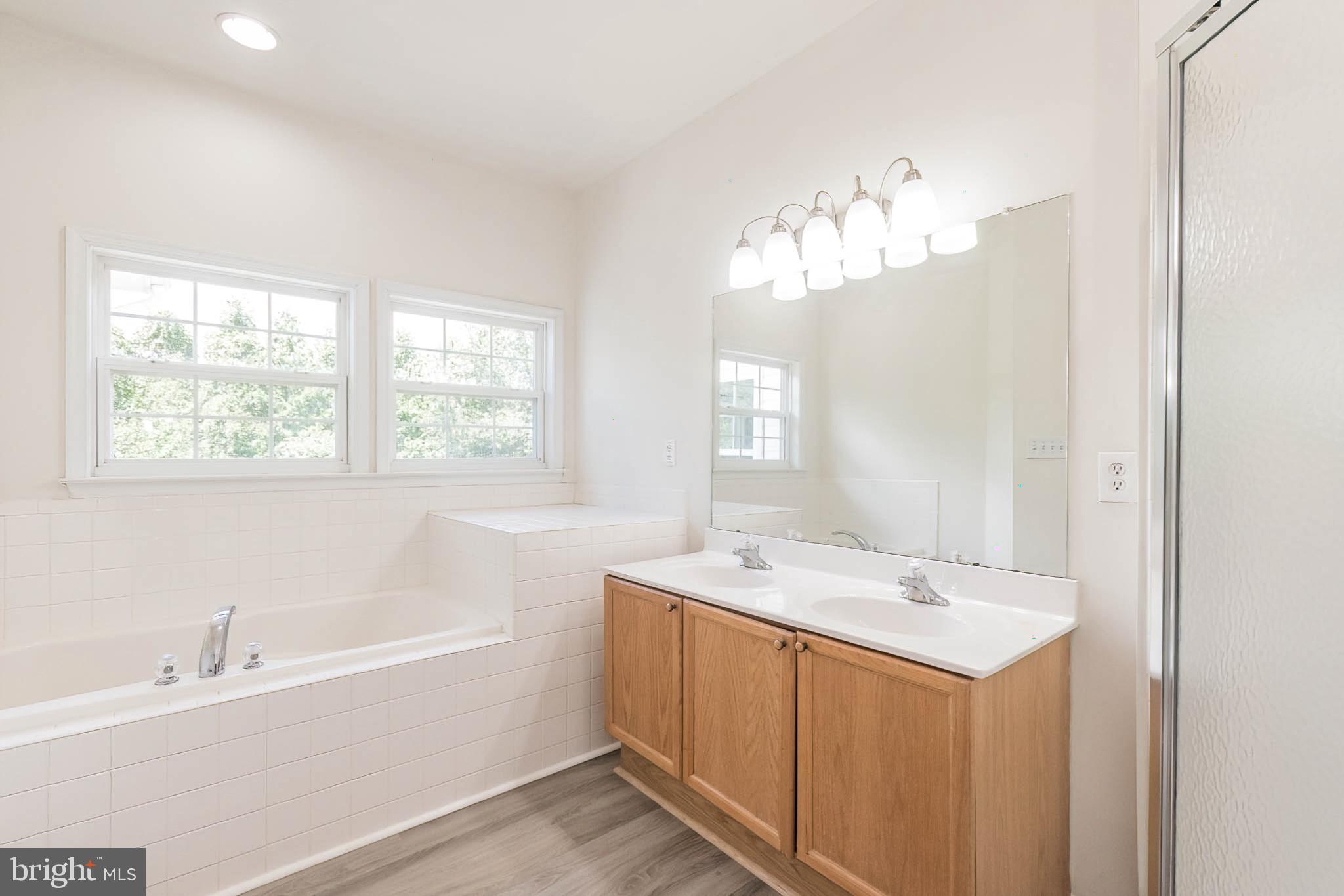 COUNTY GREEN - Residential