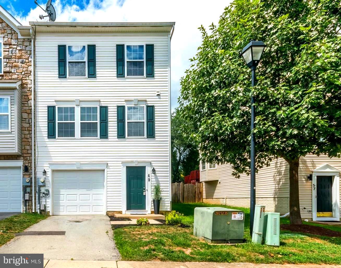 COUNTY GREEN - Residential