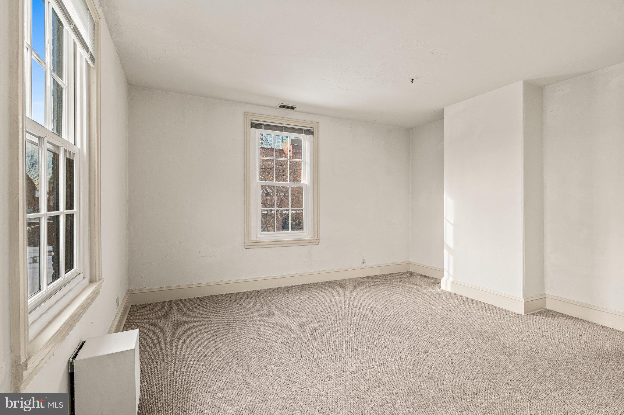 SOCIETY HILL - Residential Lease