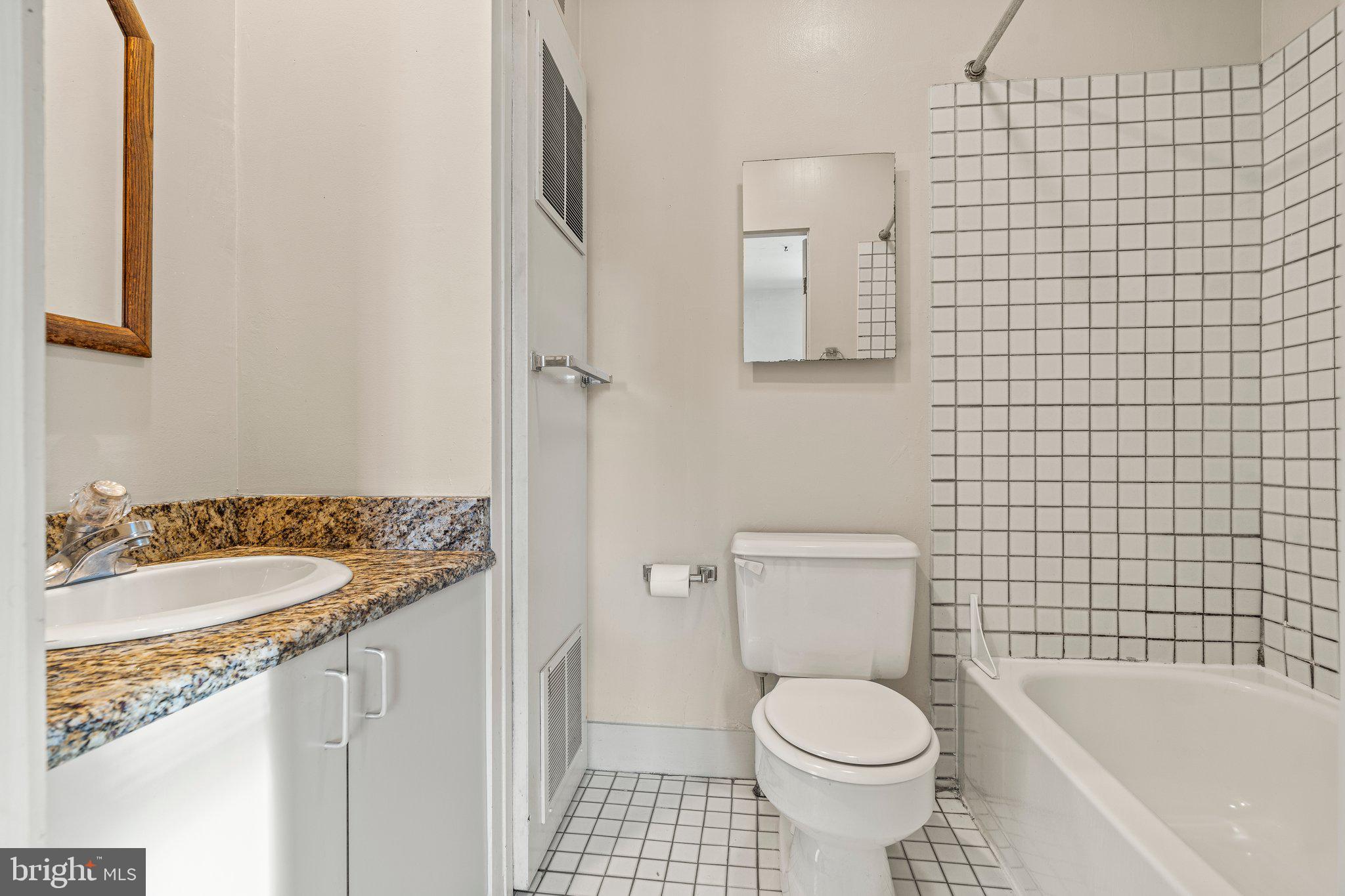 SOCIETY HILL - Residential Lease