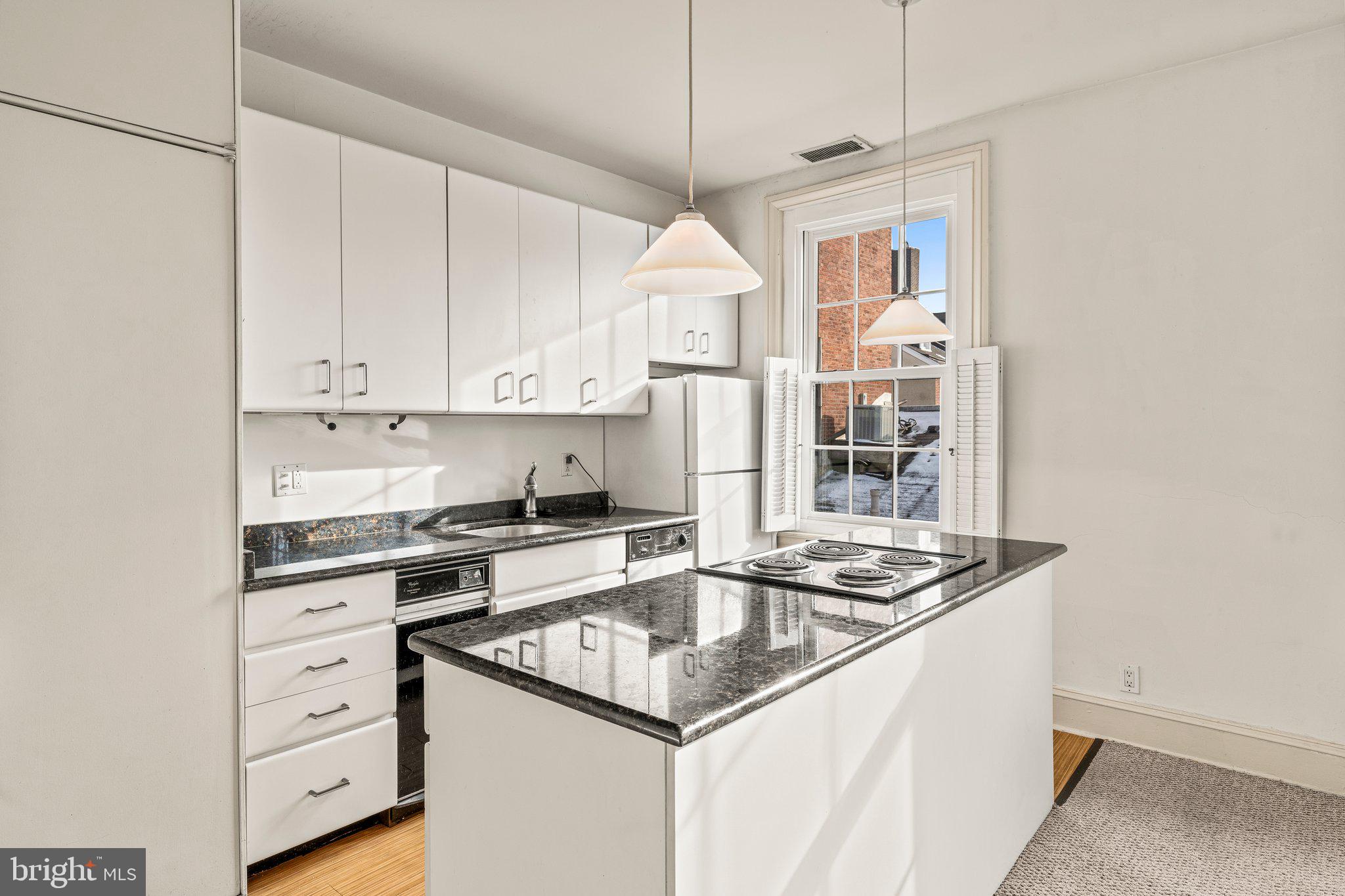 SOCIETY HILL - Residential Lease