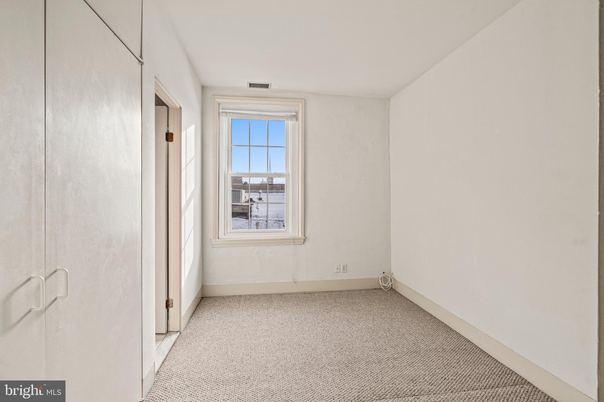 SOCIETY HILL - Residential Lease