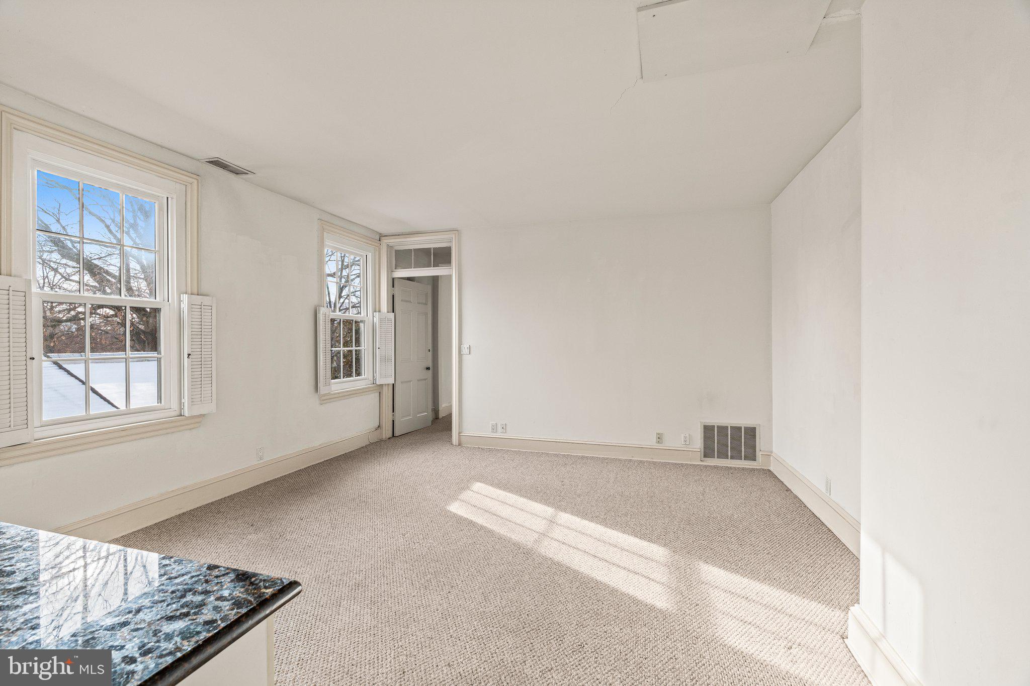 SOCIETY HILL - Residential Lease