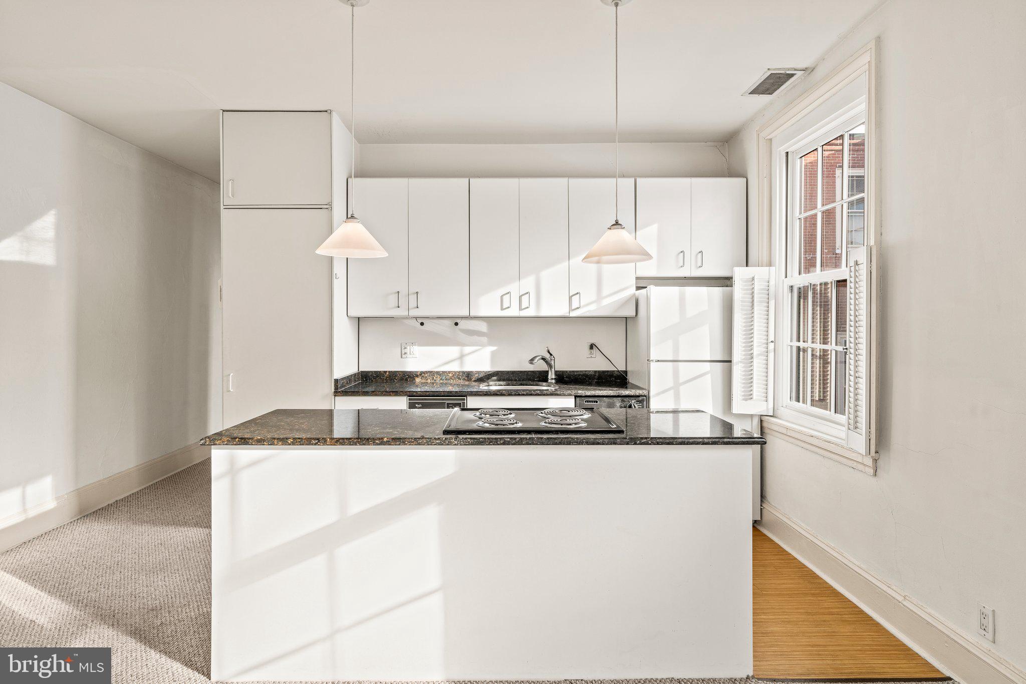 SOCIETY HILL - Residential Lease