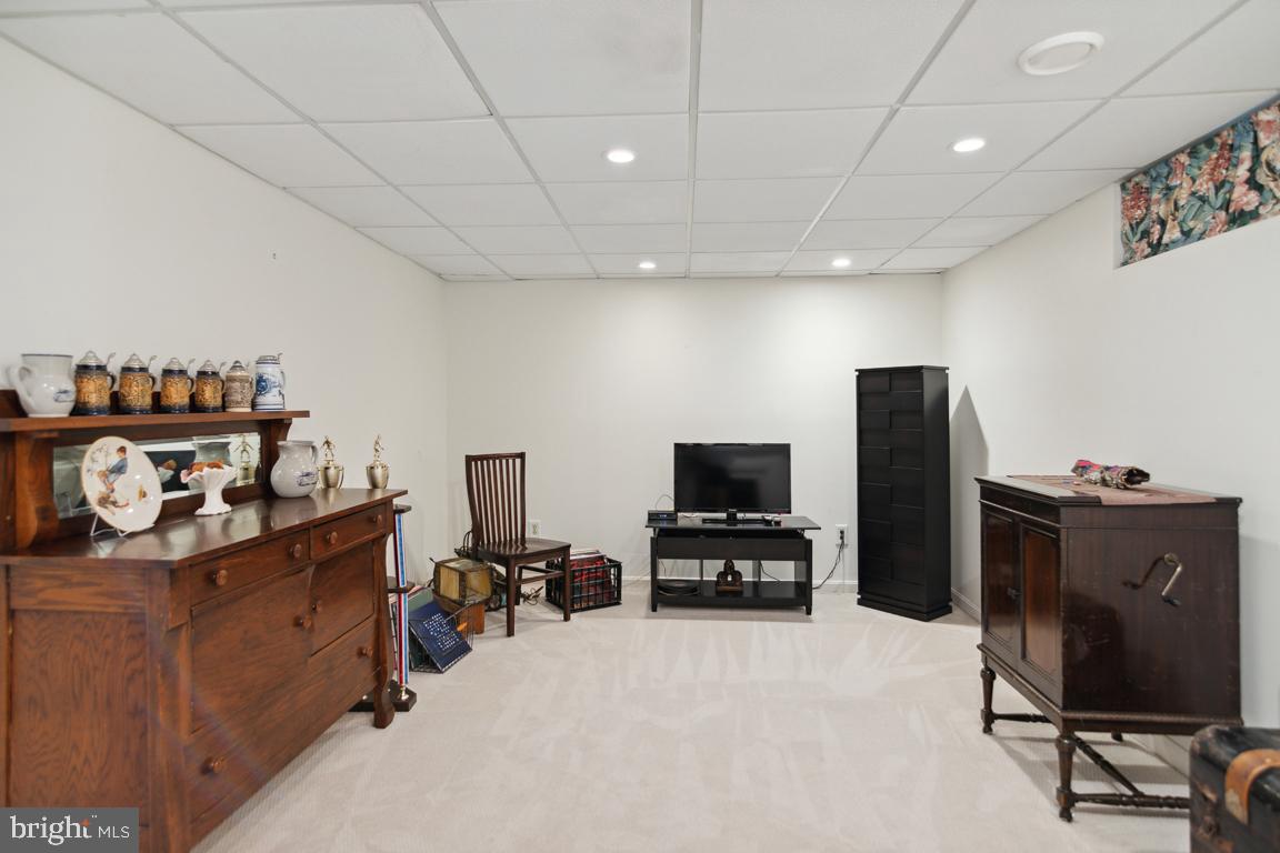 HUNTERS RUN - Residential