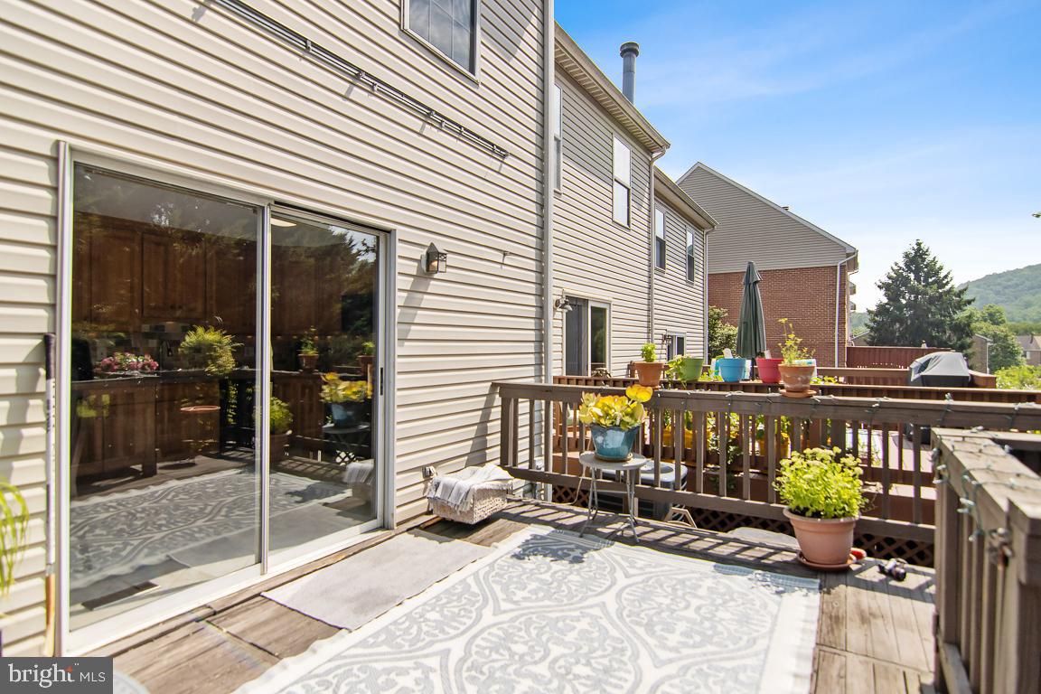 HUNTERS RUN - Residential