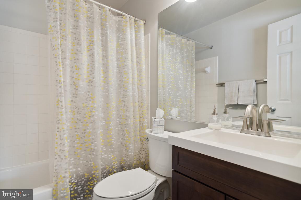 HUNTERS RUN - Residential