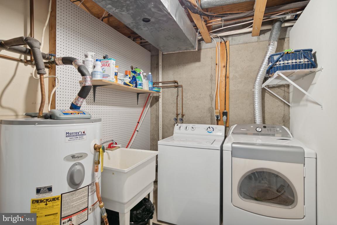 HUNTERS RUN - Residential