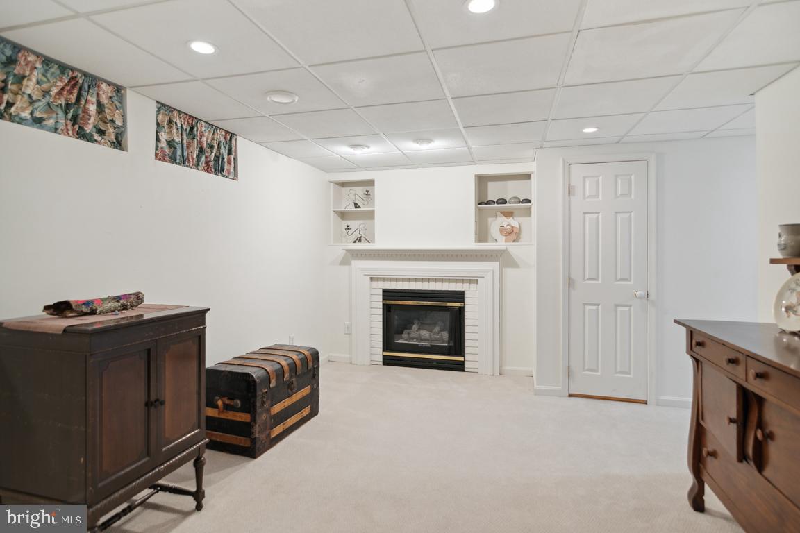 HUNTERS RUN - Residential