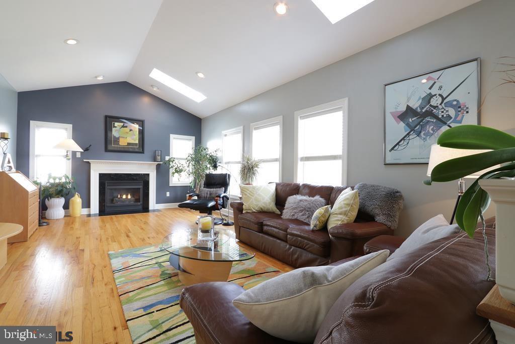 SAYBROOK - Residential