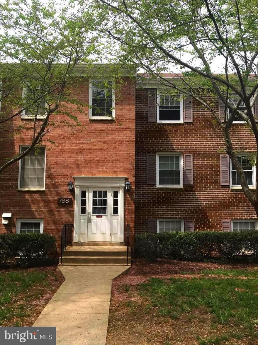 Fantastic investment opportunity with built-in tenancy! Current tenants are willing to renew after June 30th or vacate, as preferred by the new owner. This property also qualifies for a $10K grant from George Mason Mortgage. Don't miss out!
