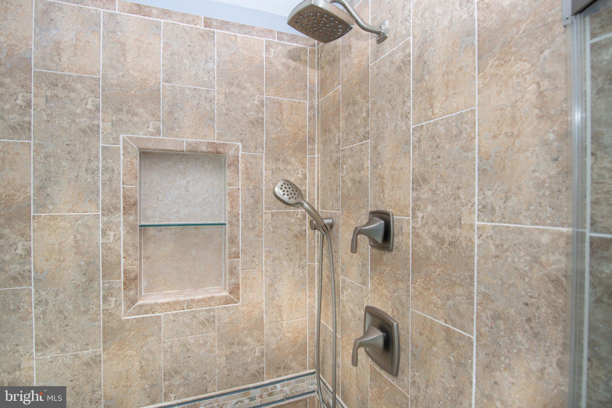 ANDORRA WOODS - Residential