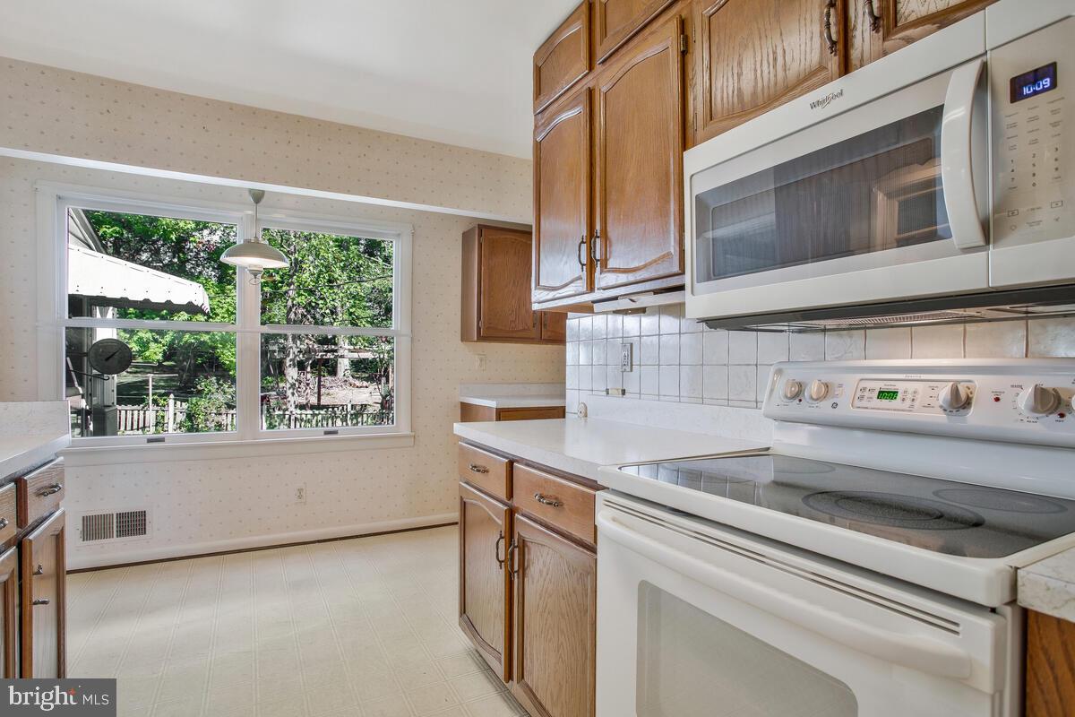 FAIRLAWN-LAUREL - Residential