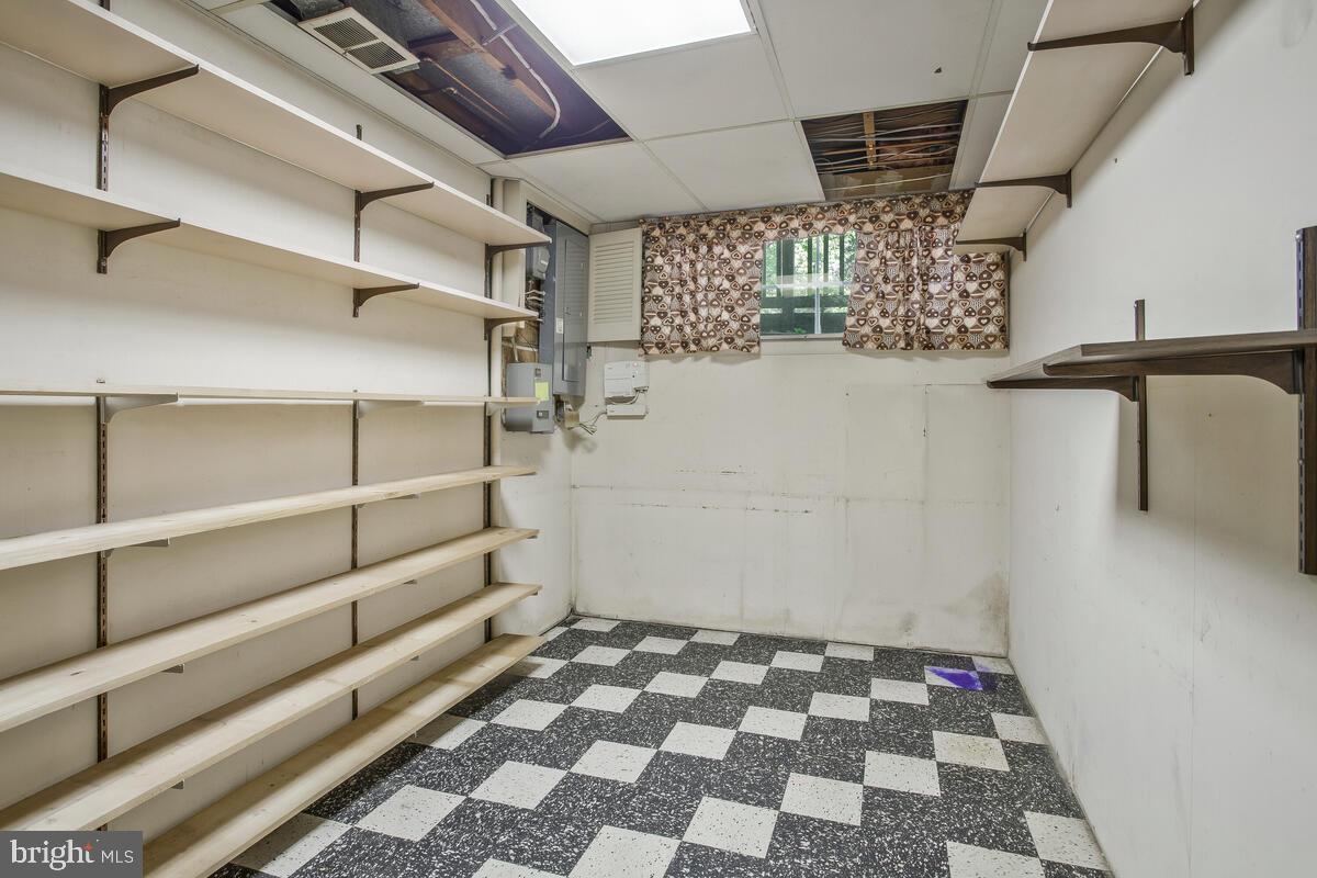 FAIRLAWN-LAUREL - Residential