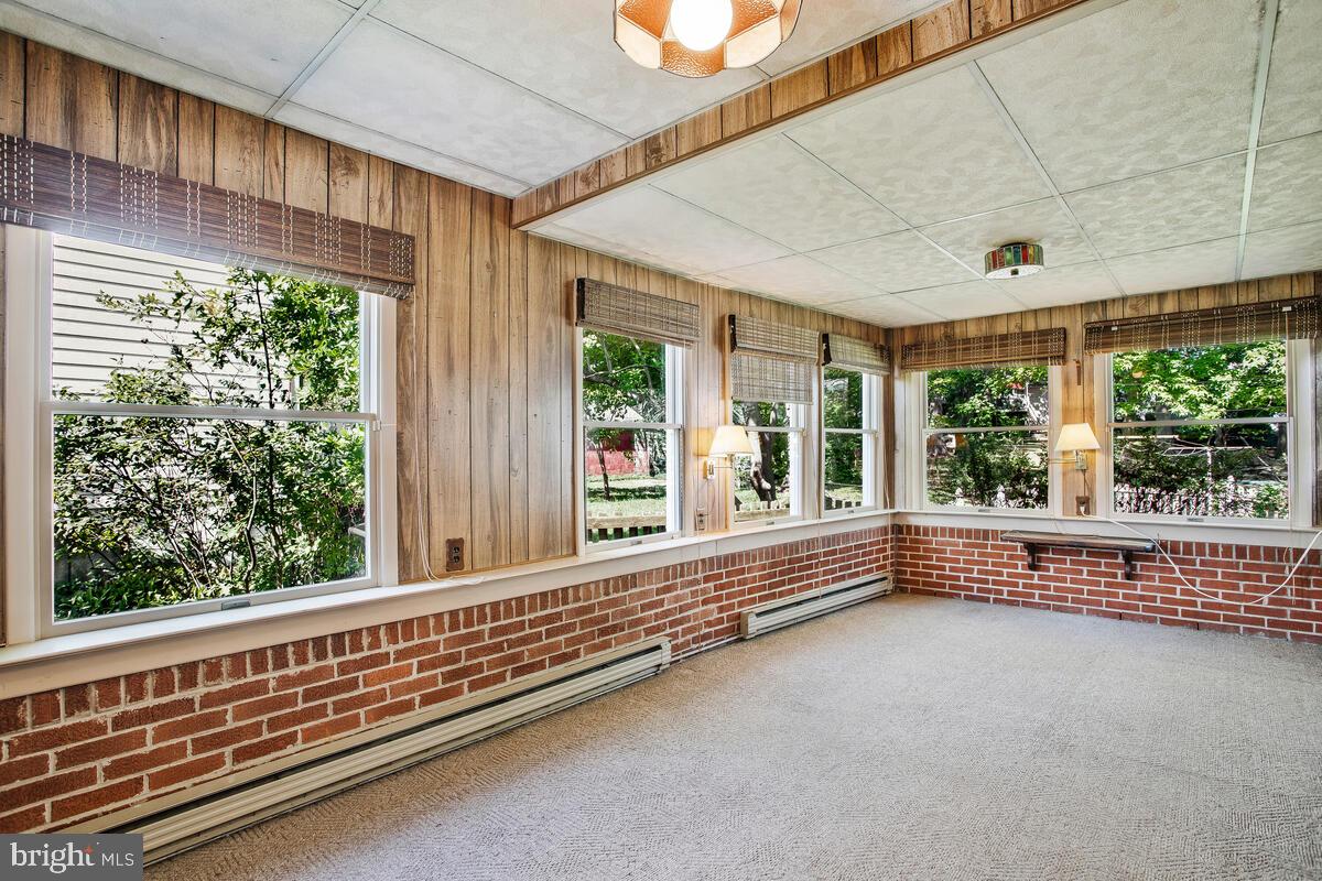 FAIRLAWN-LAUREL - Residential