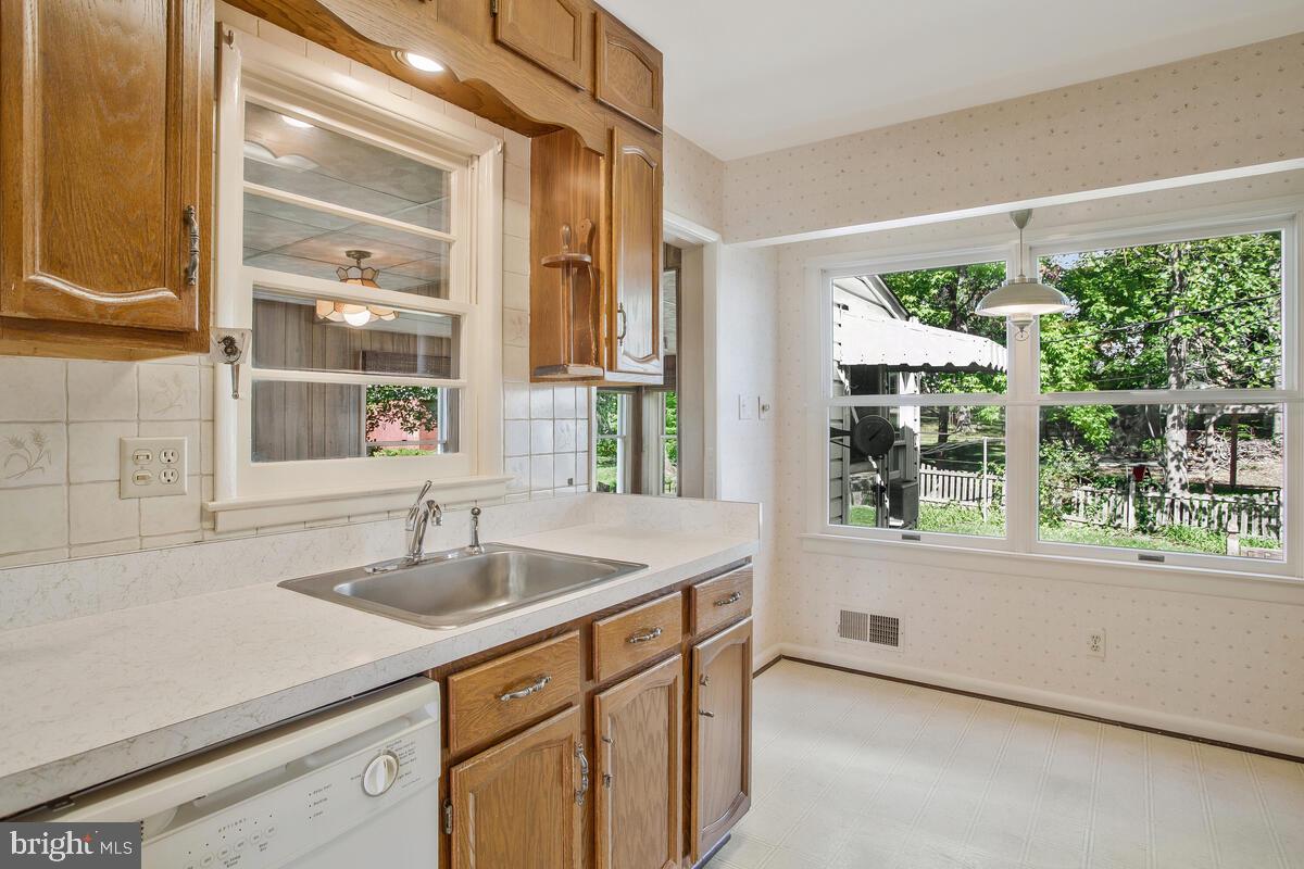 FAIRLAWN-LAUREL - Residential