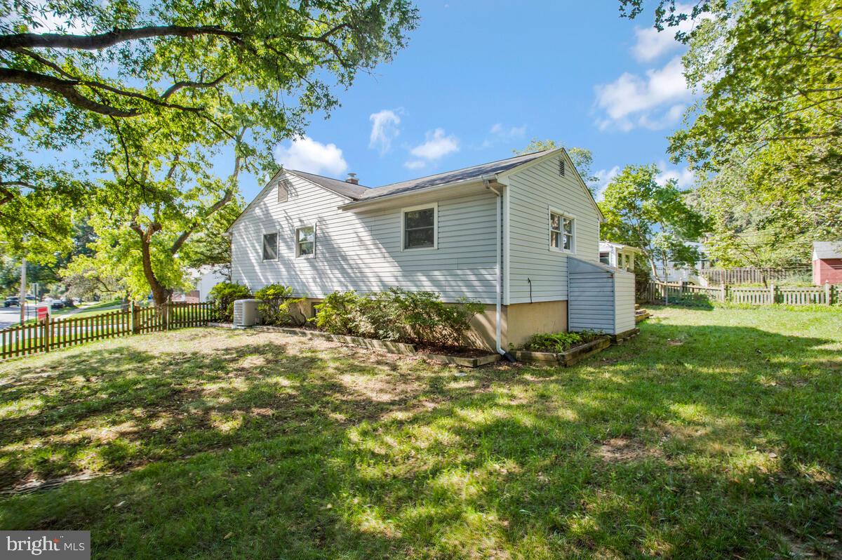 FAIRLAWN-LAUREL - Residential