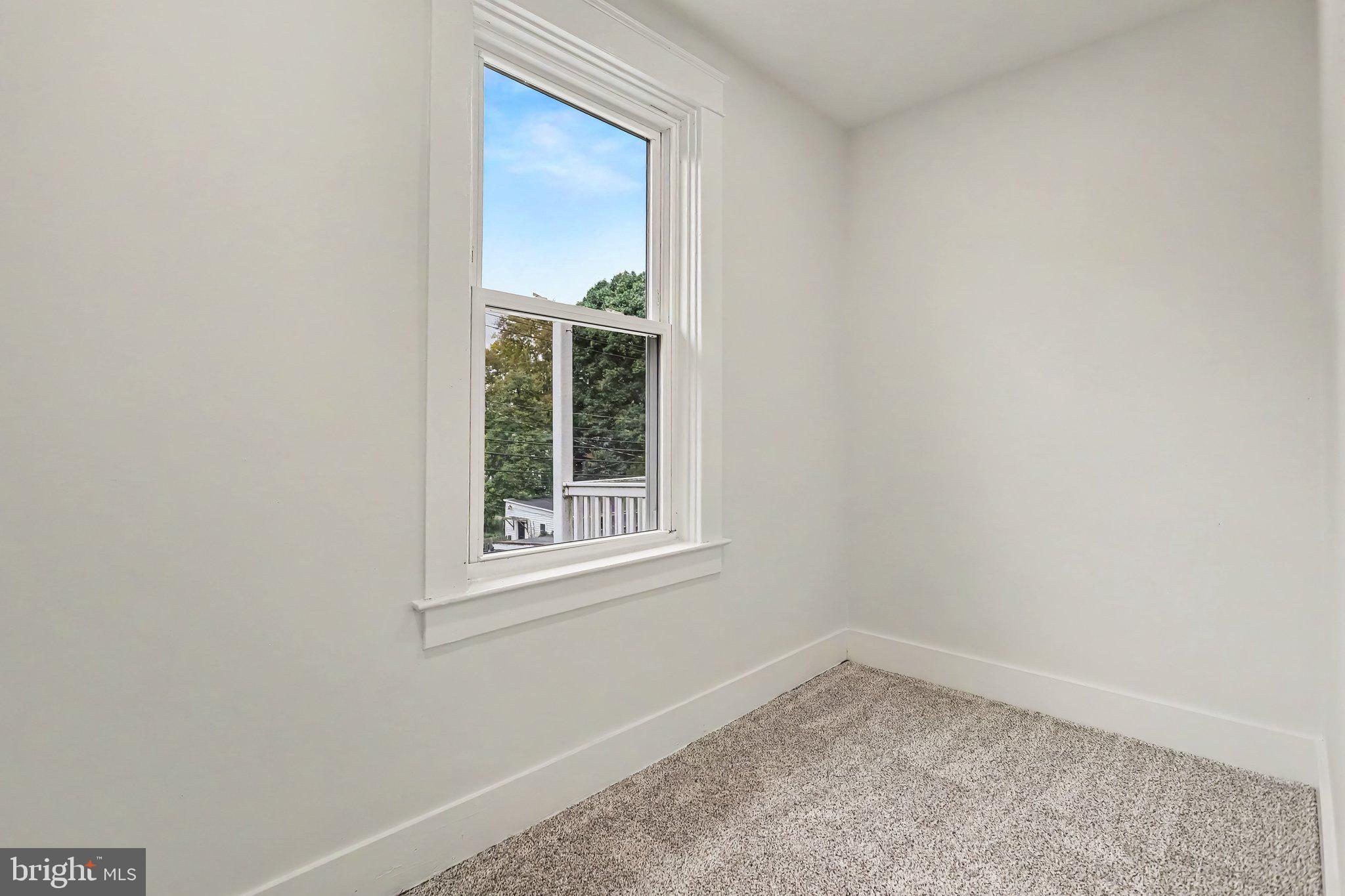 610 RACE AVENUE