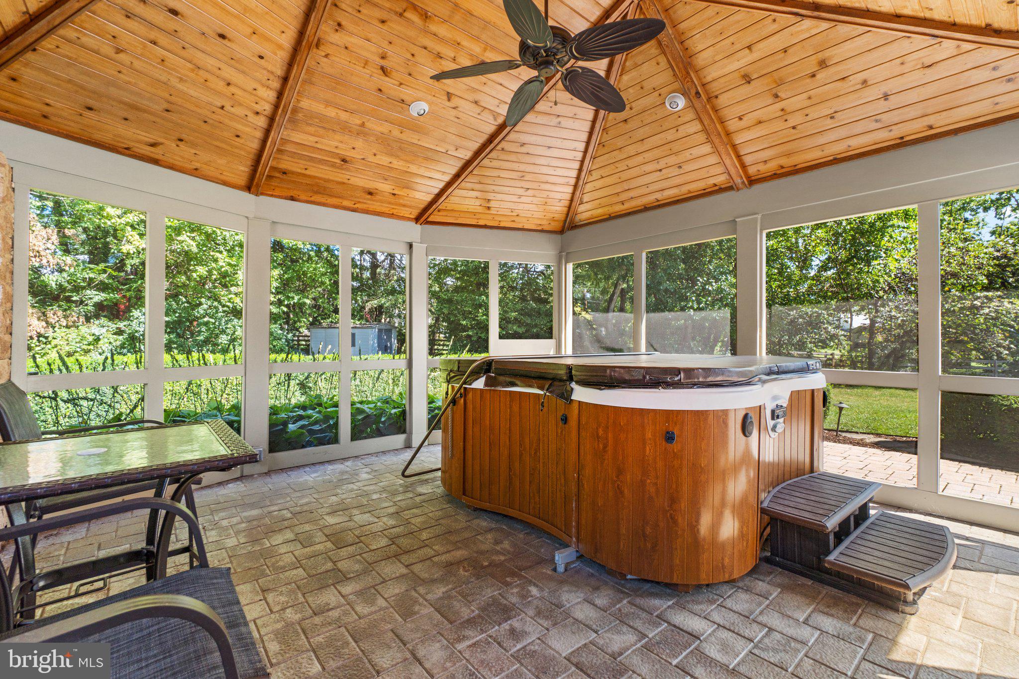 ADAMSTOWN COMMONS - Residential