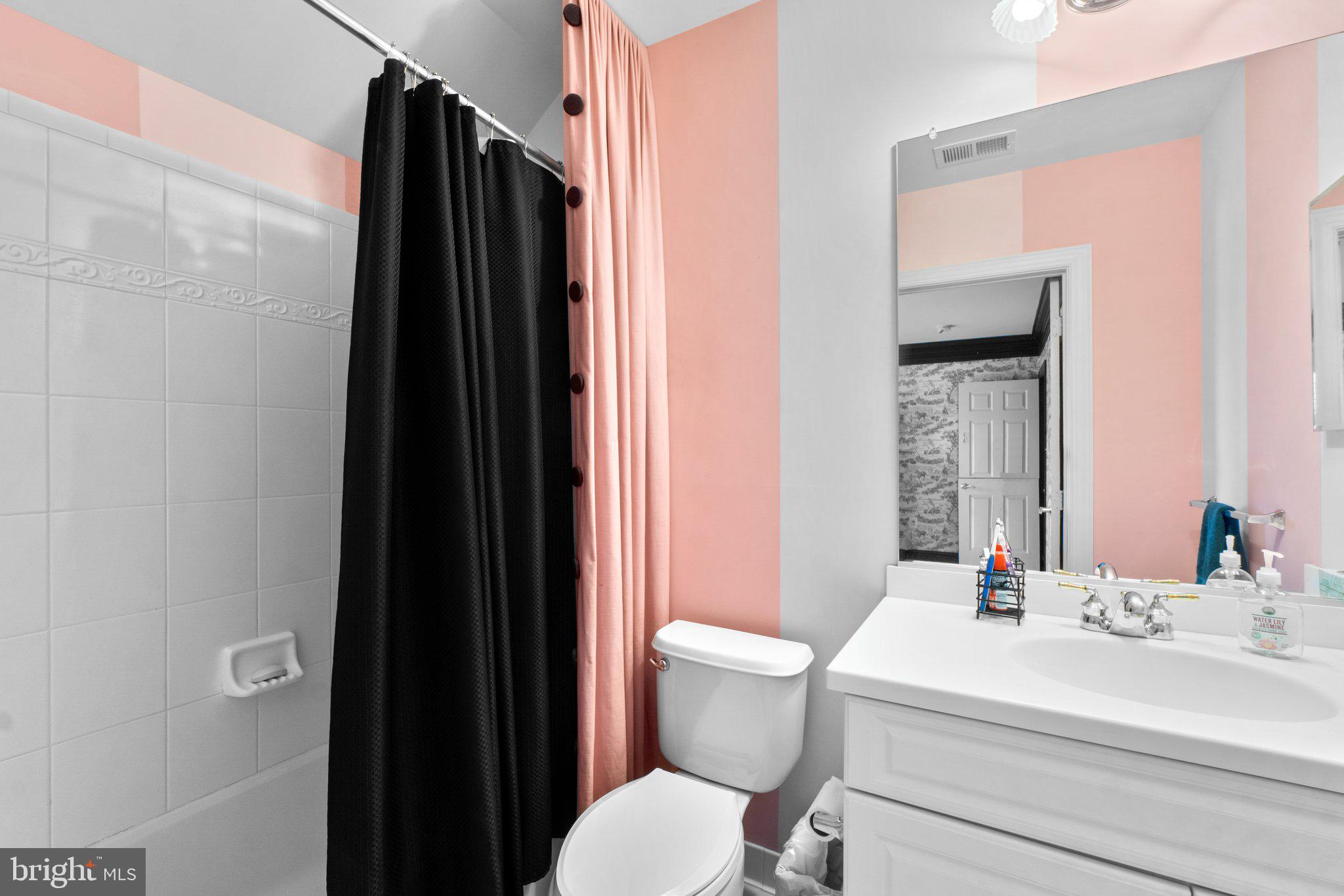 ADAMSTOWN COMMONS - Residential