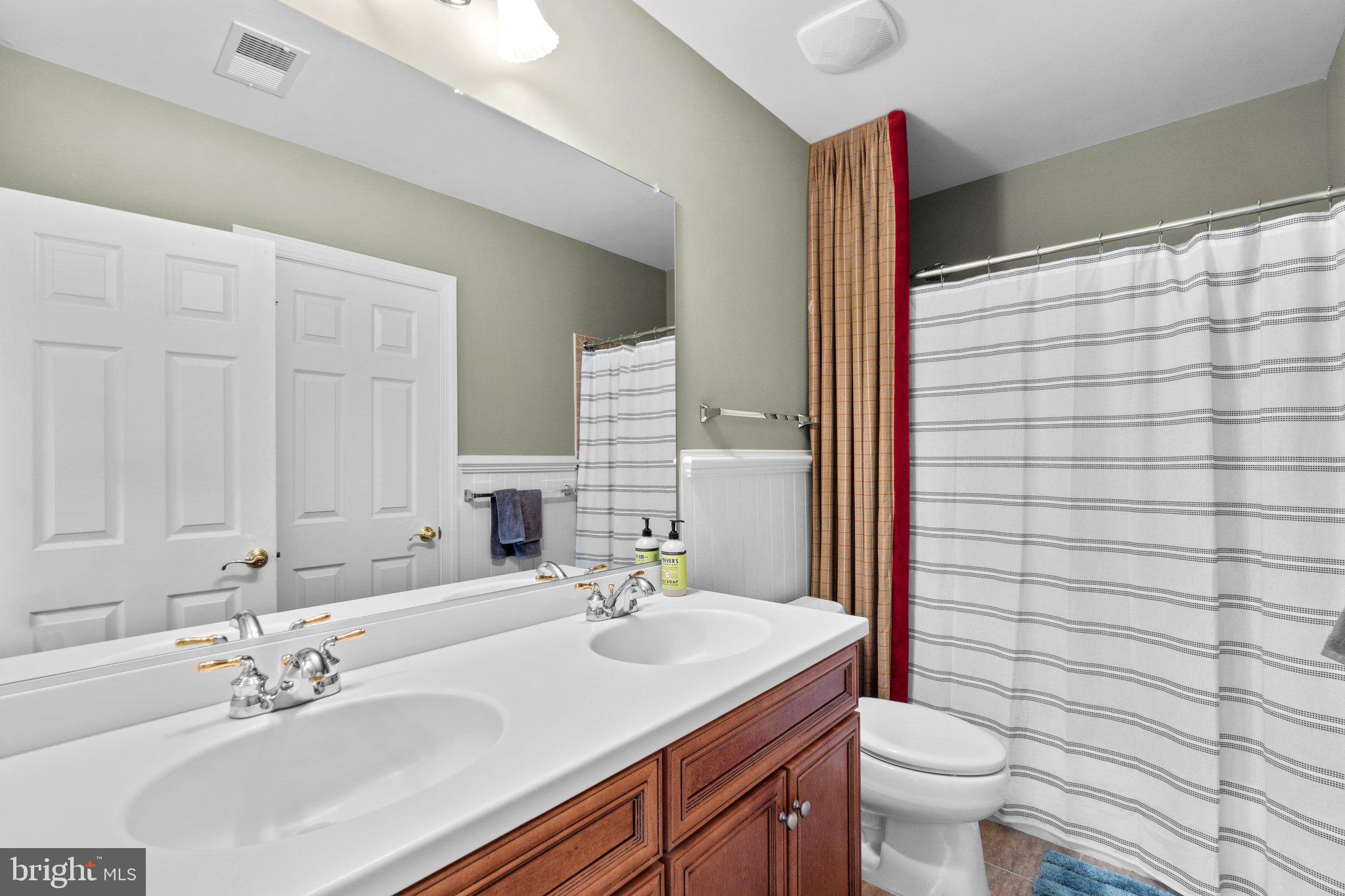 ADAMSTOWN COMMONS - Residential