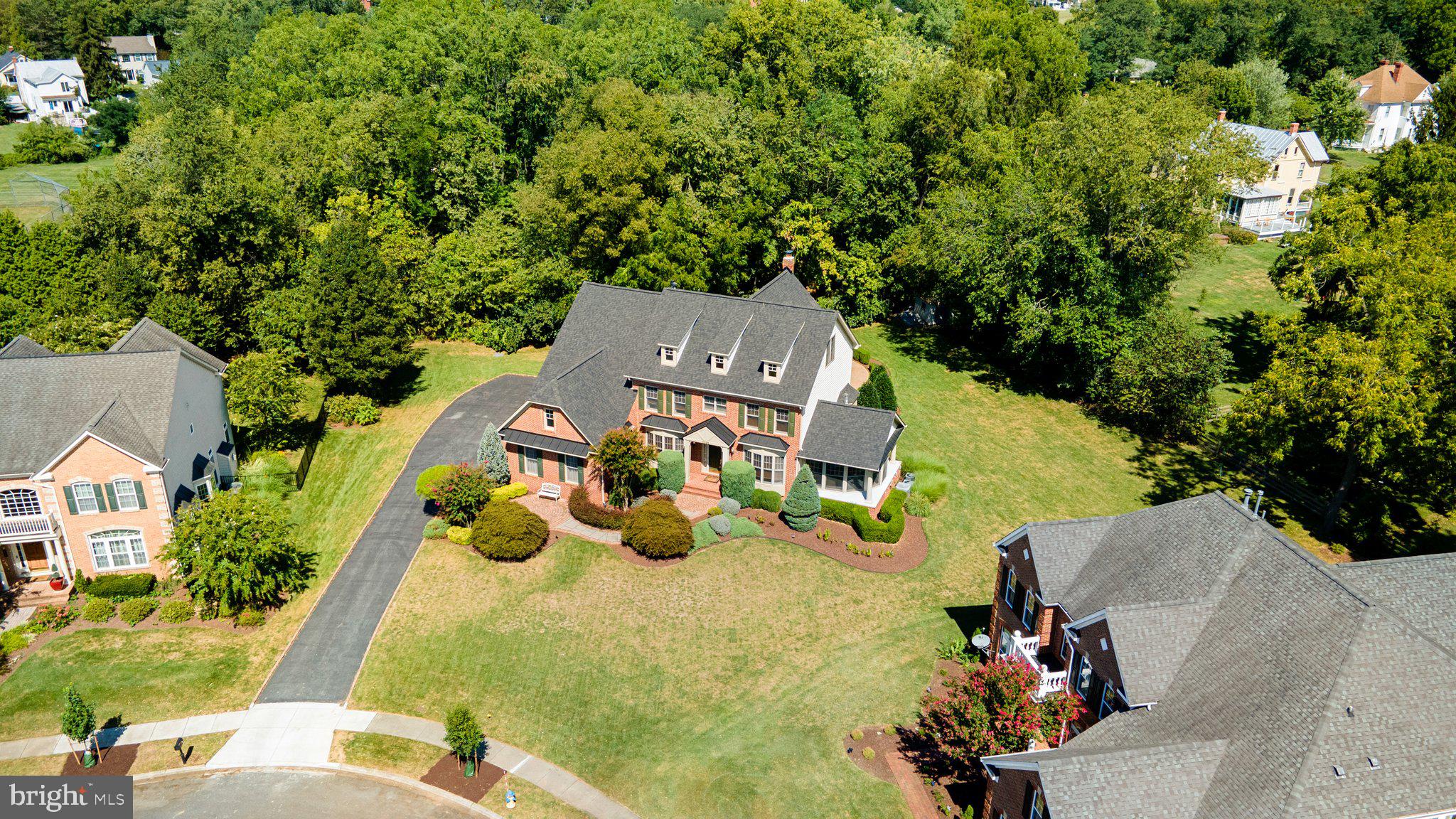 ADAMSTOWN COMMONS - Residential