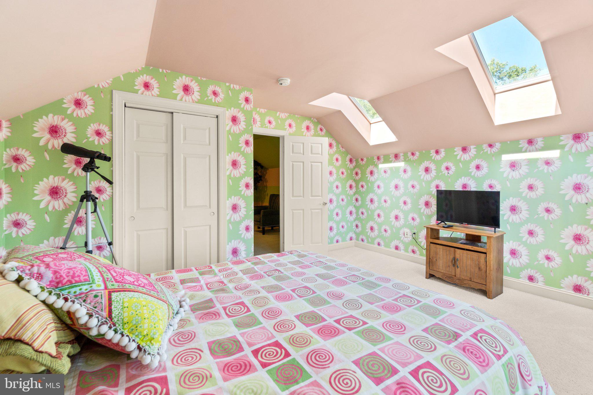 ADAMSTOWN COMMONS - Residential