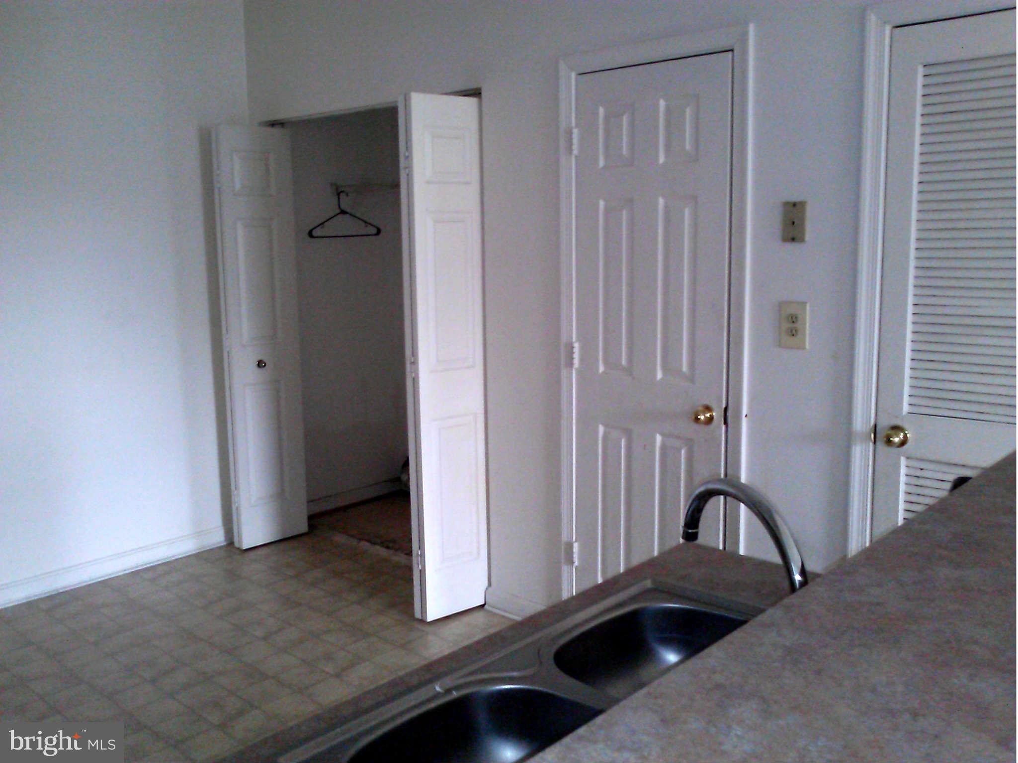 DEVON COURT - Residential