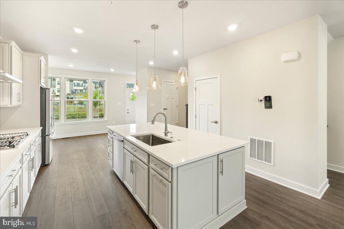 LAKE LINGANORE OAKDALE - Residential Lease