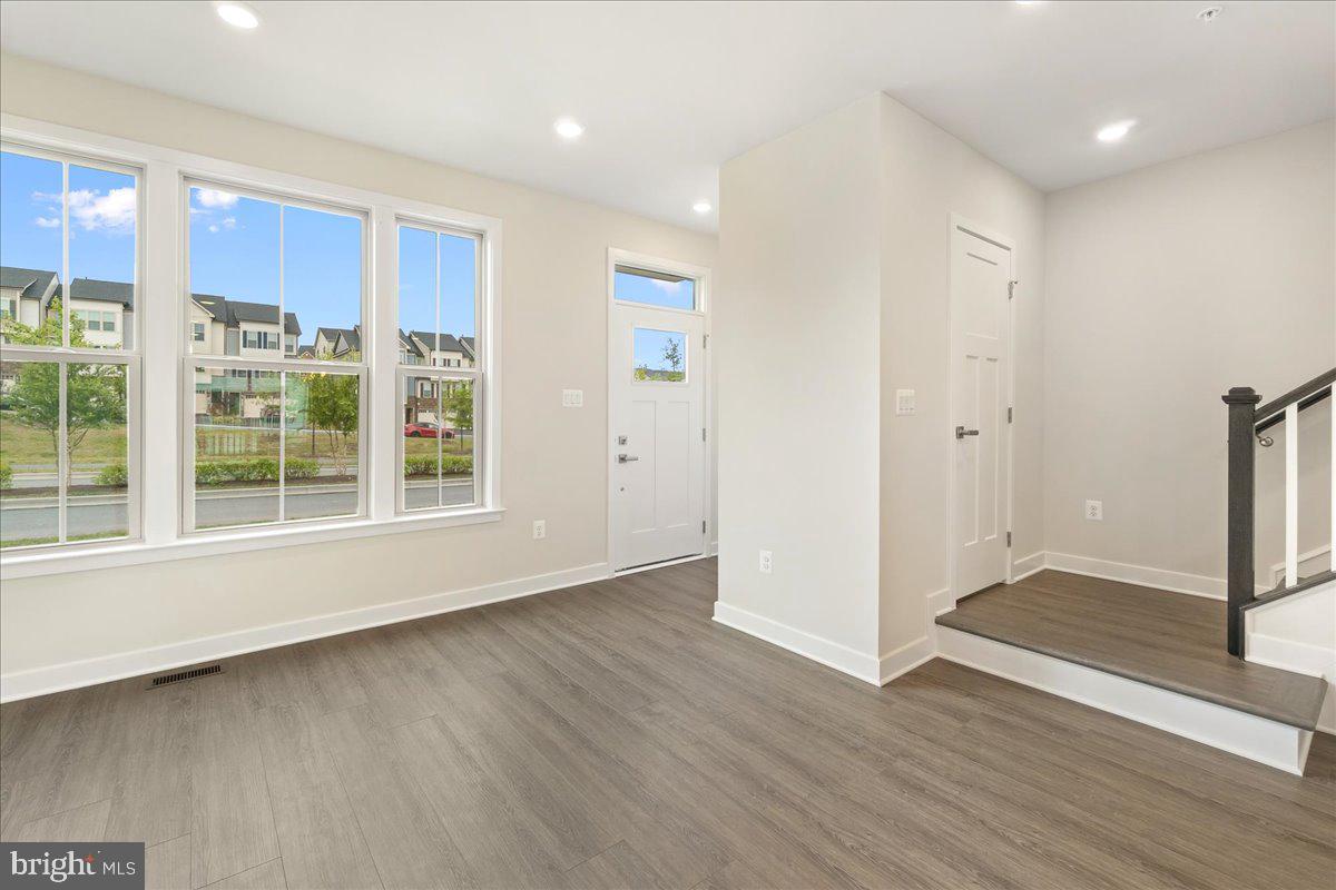 LAKE LINGANORE OAKDALE - Residential Lease