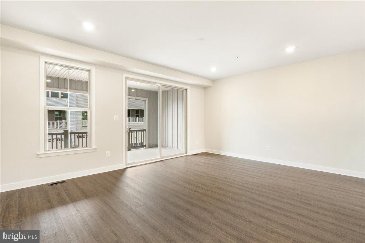 LAKE LINGANORE OAKDALE - Residential Lease