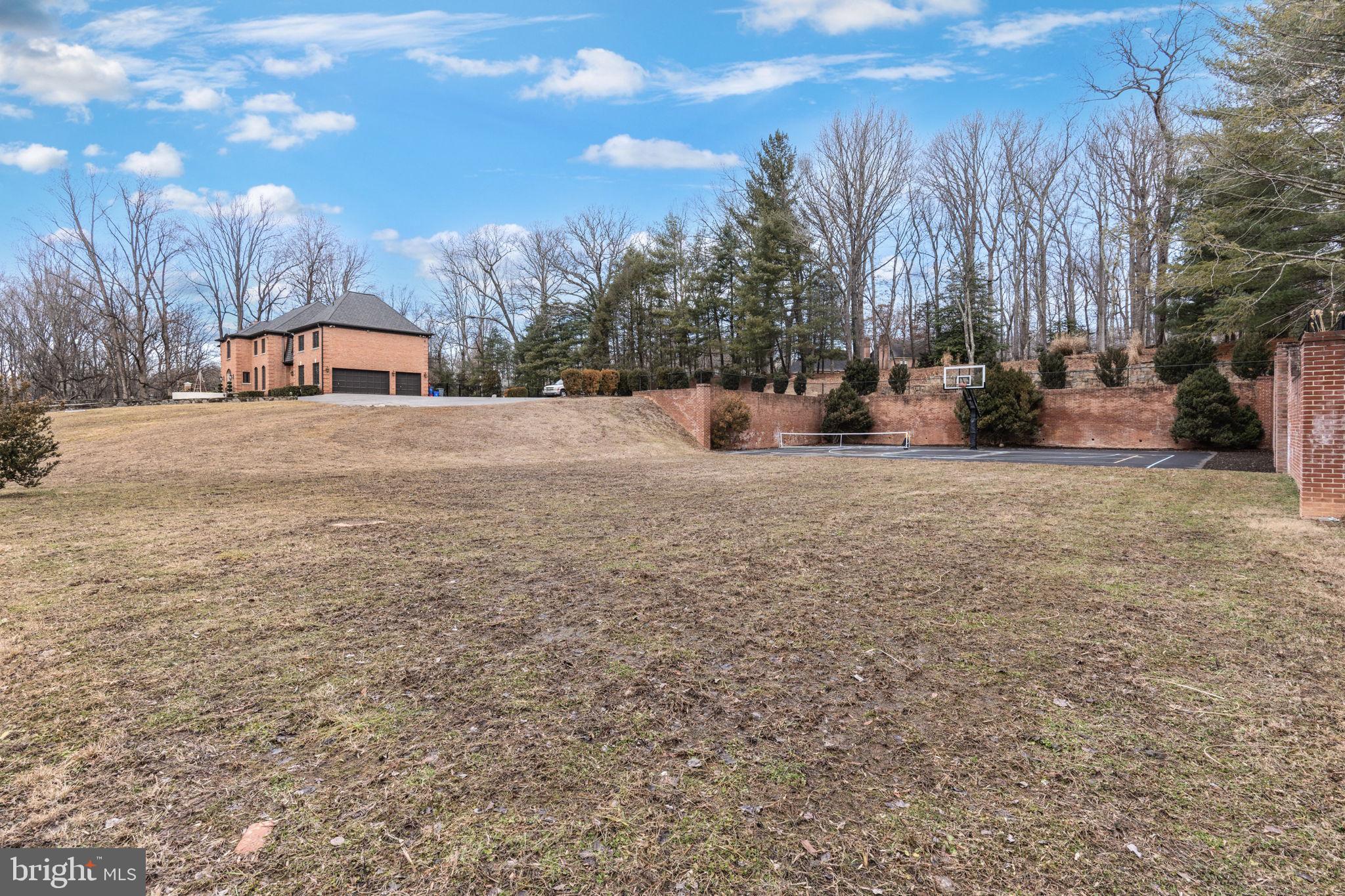 RIVER OAKS FARM - Residential