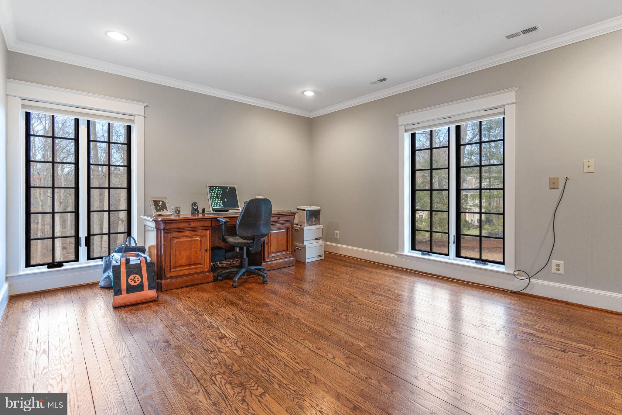 RIVER OAKS FARM - Residential