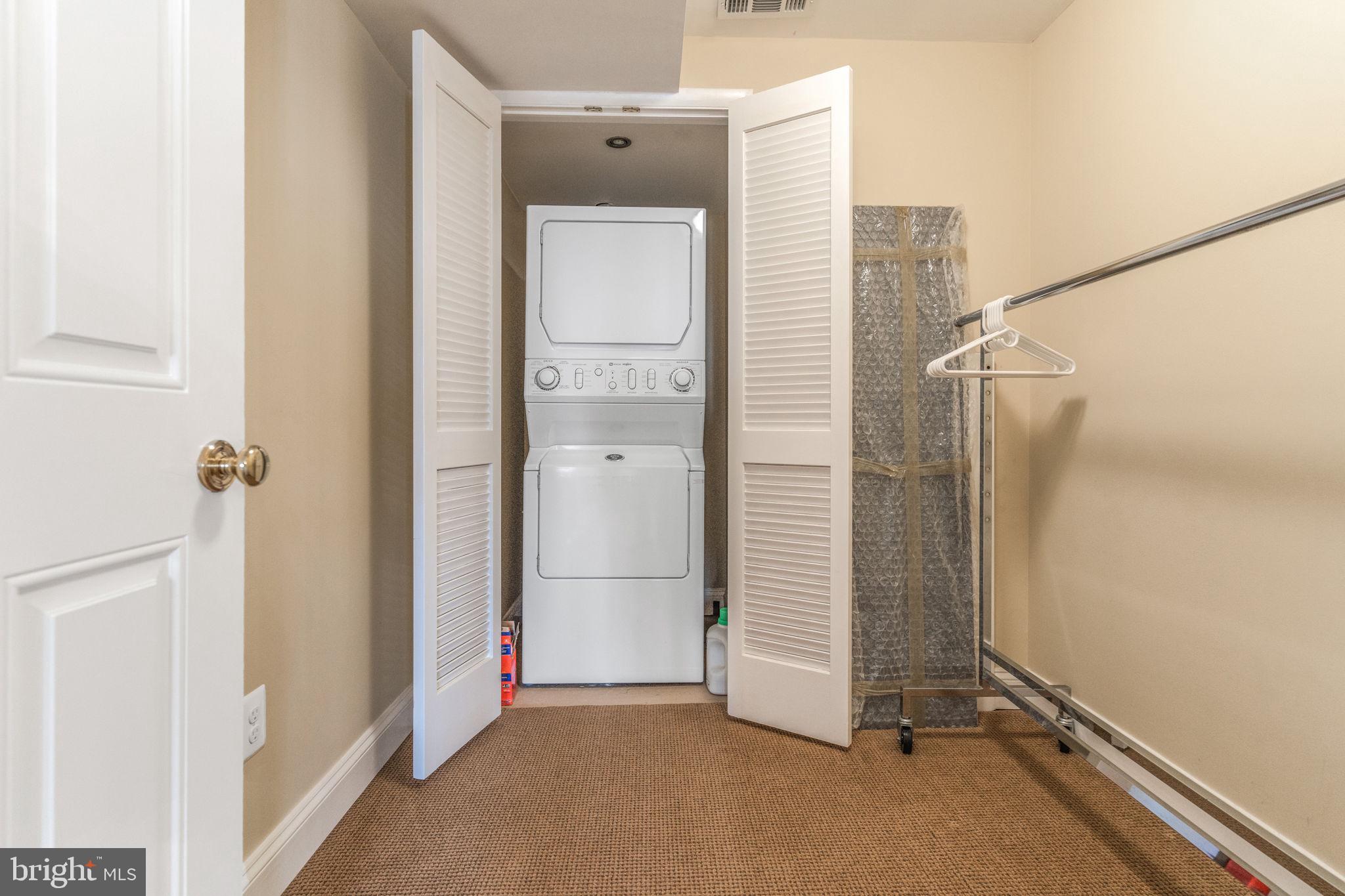 RIVER OAKS FARM - Residential