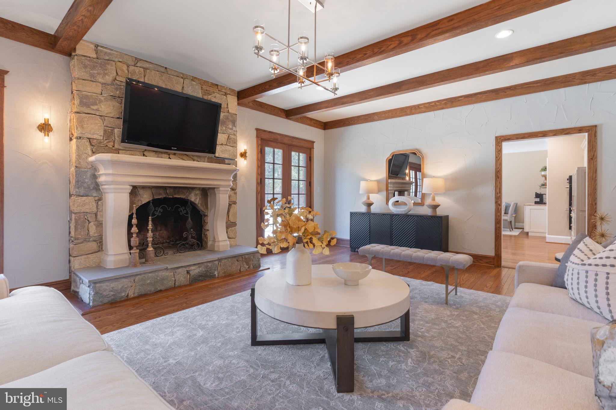 RIVER OAKS FARM - Residential