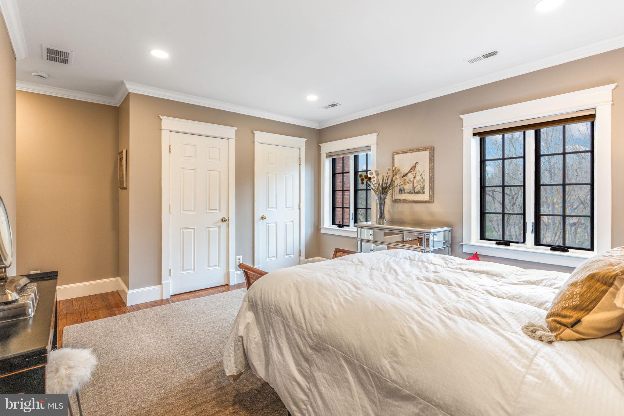 RIVER OAKS FARM - Residential