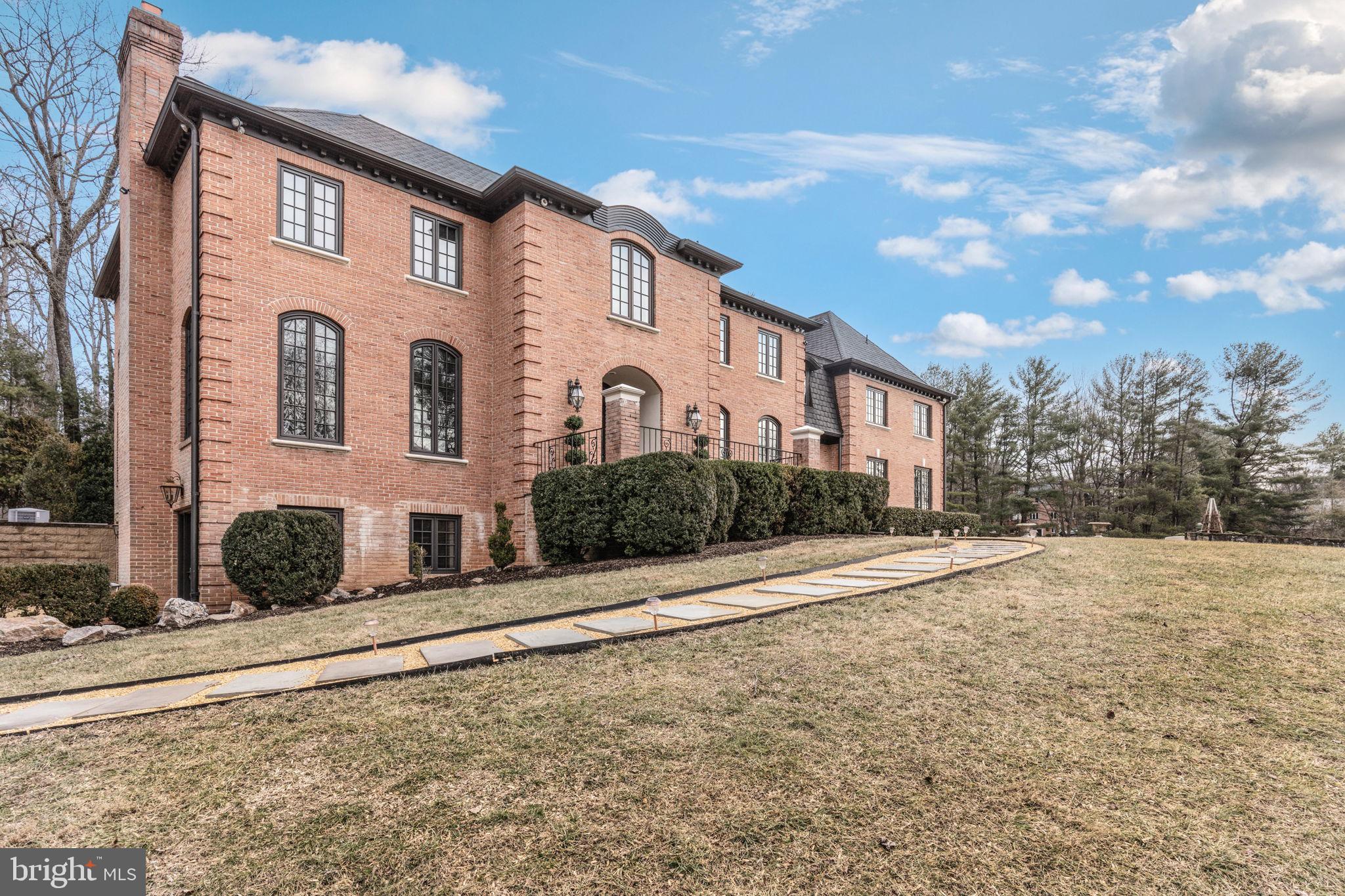 RIVER OAKS FARM - Residential