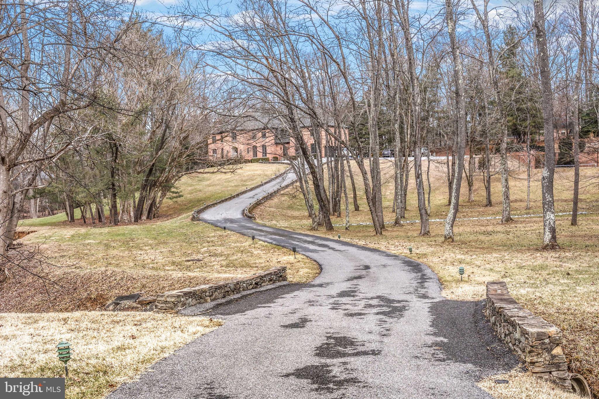 RIVER OAKS FARM - Residential