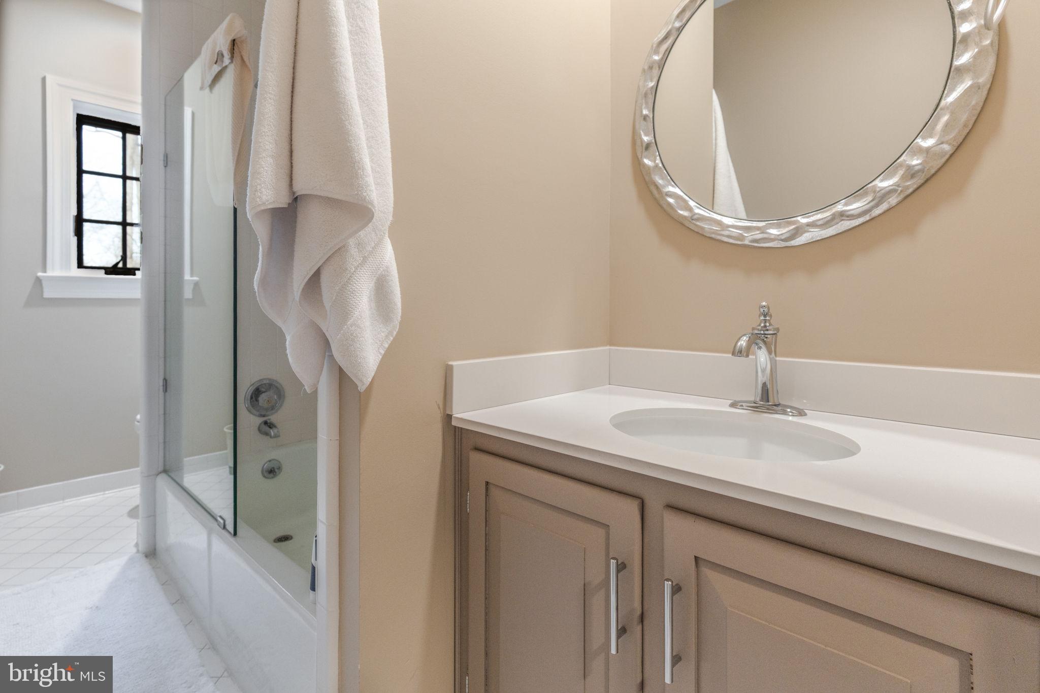 RIVER OAKS FARM - Residential