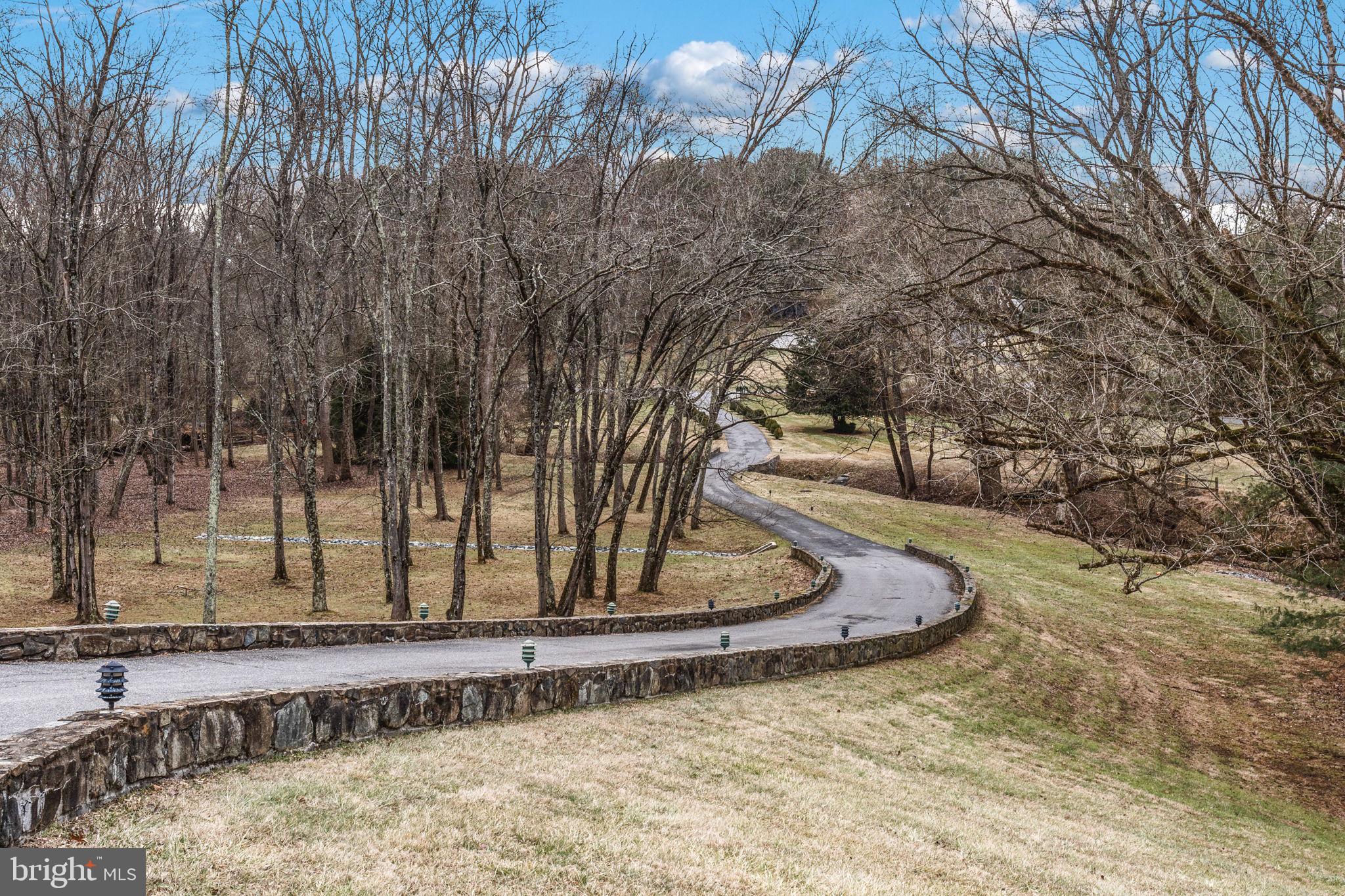 RIVER OAKS FARM - Residential