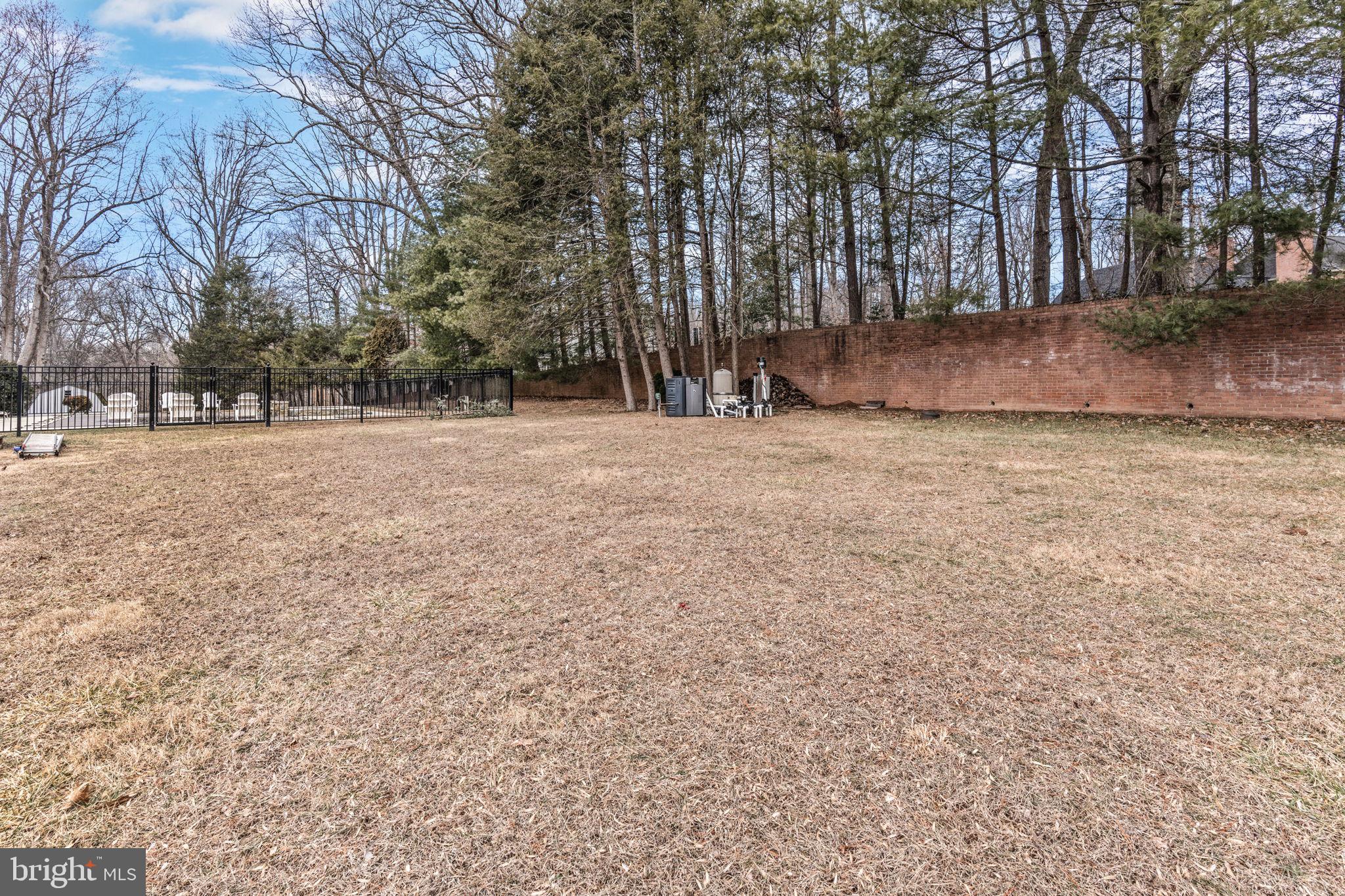 RIVER OAKS FARM - Residential