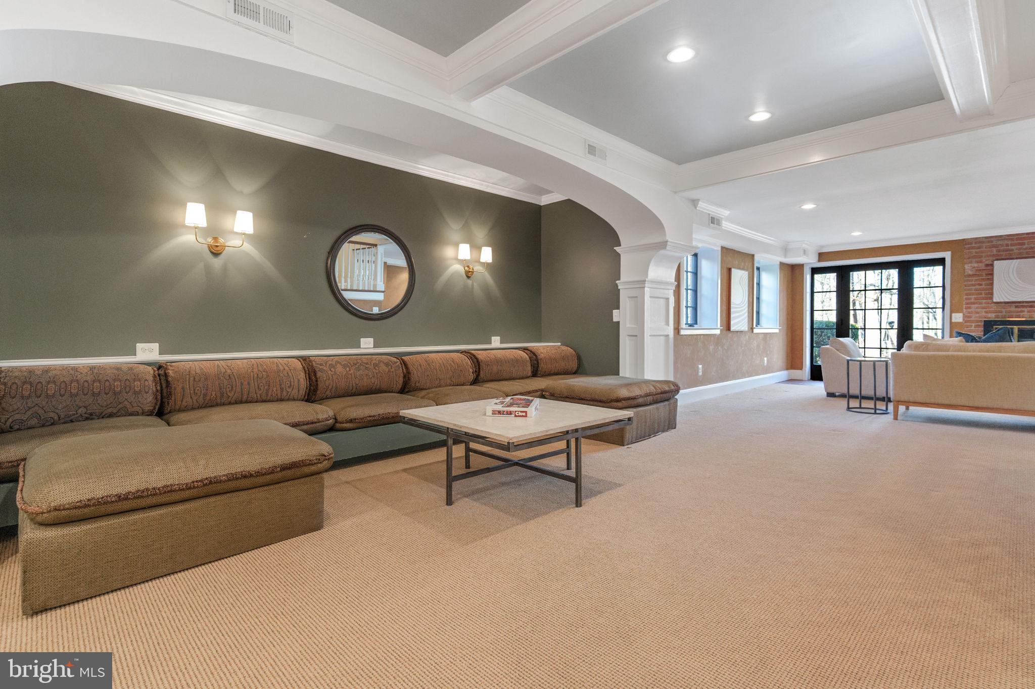 RIVER OAKS FARM - Residential