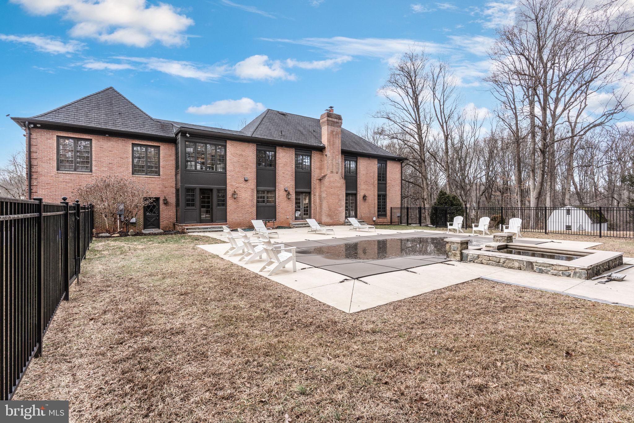 RIVER OAKS FARM - Residential