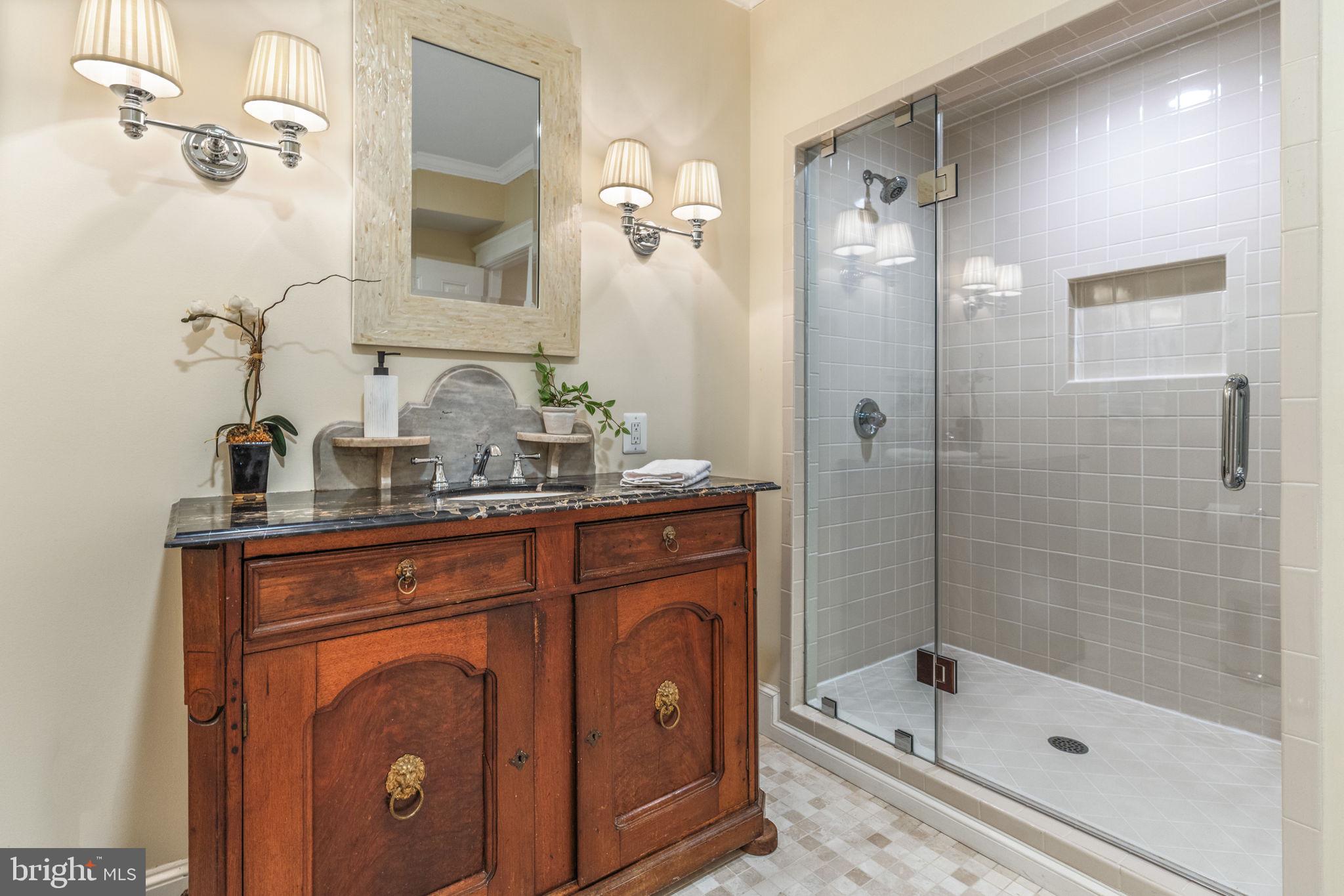 RIVER OAKS FARM - Residential