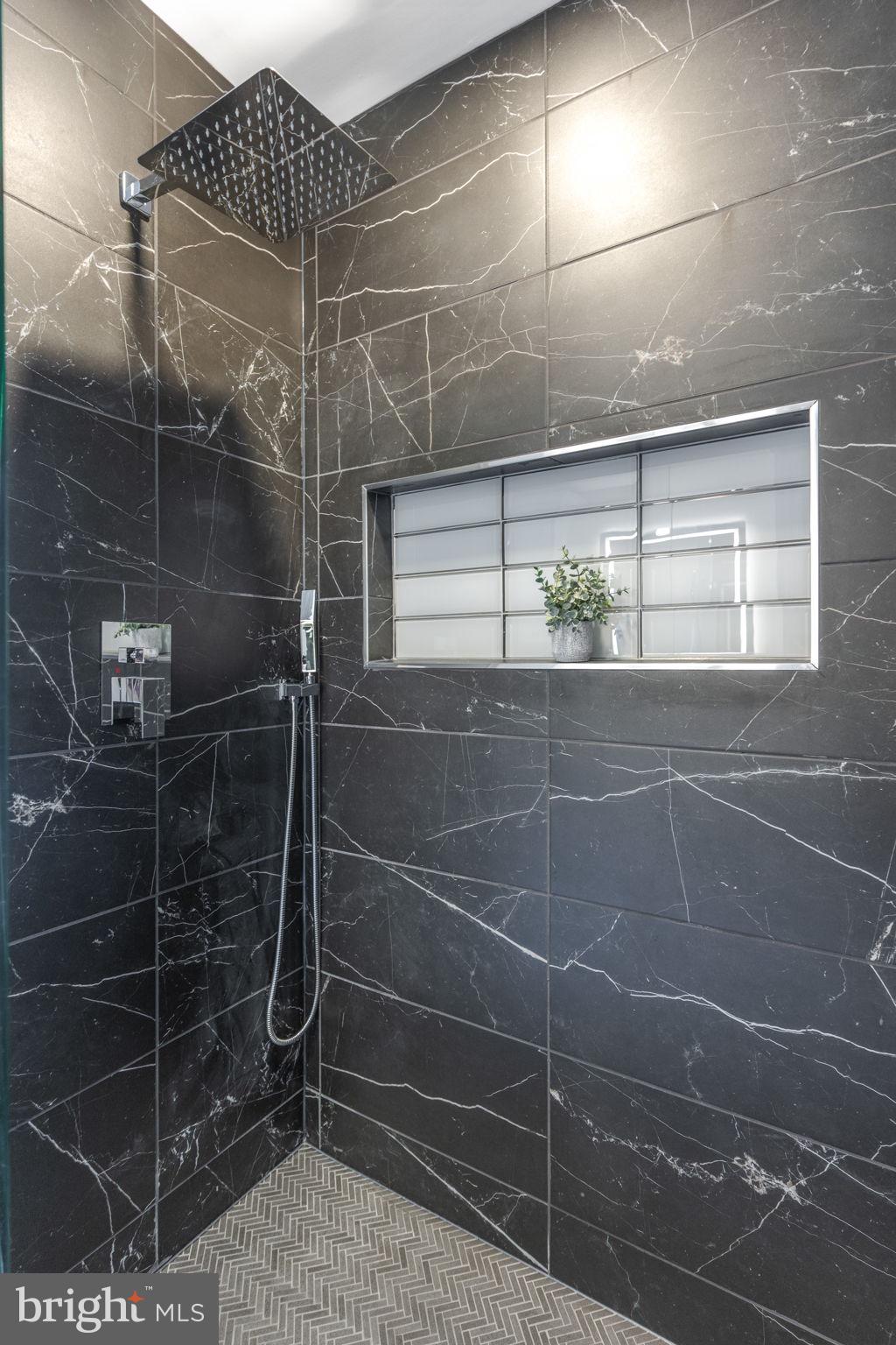 RIVER OAKS FARM - Residential