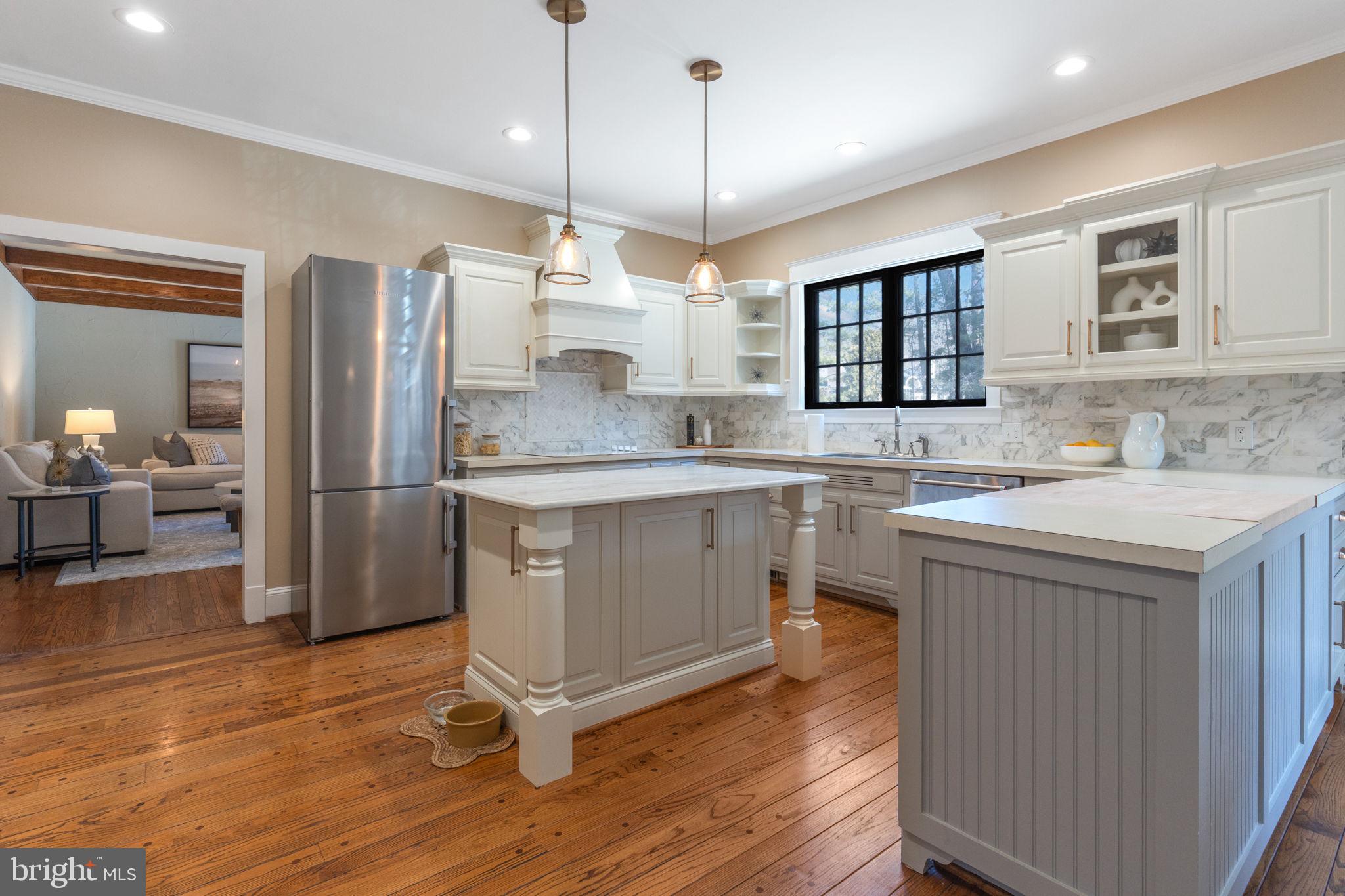 RIVER OAKS FARM - Residential