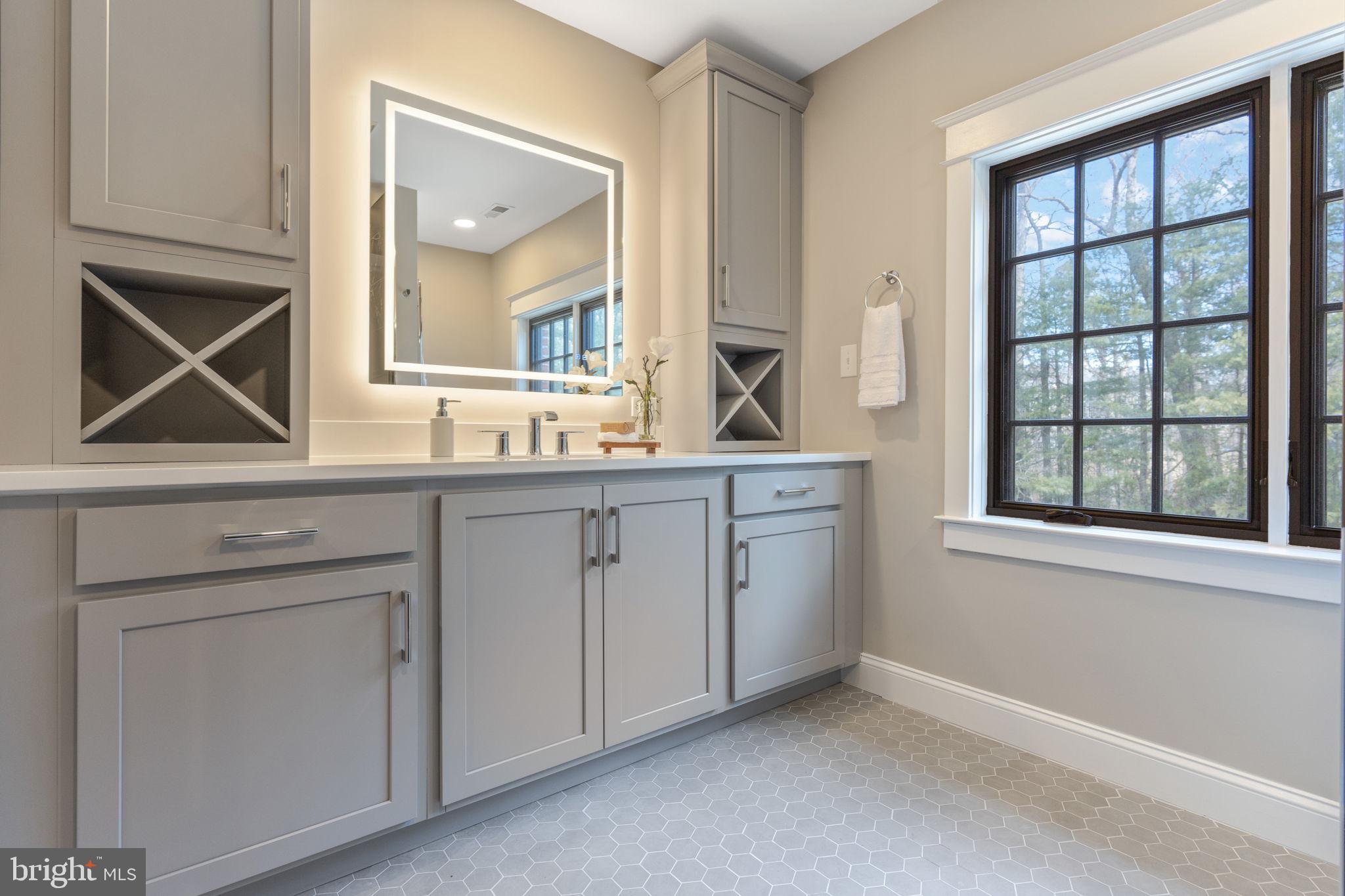 RIVER OAKS FARM - Residential