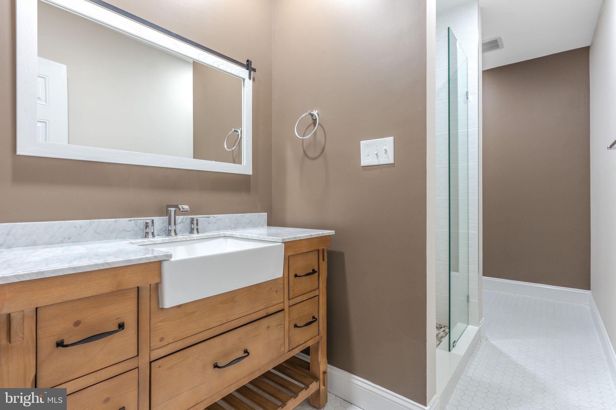 RIVER OAKS FARM - Residential