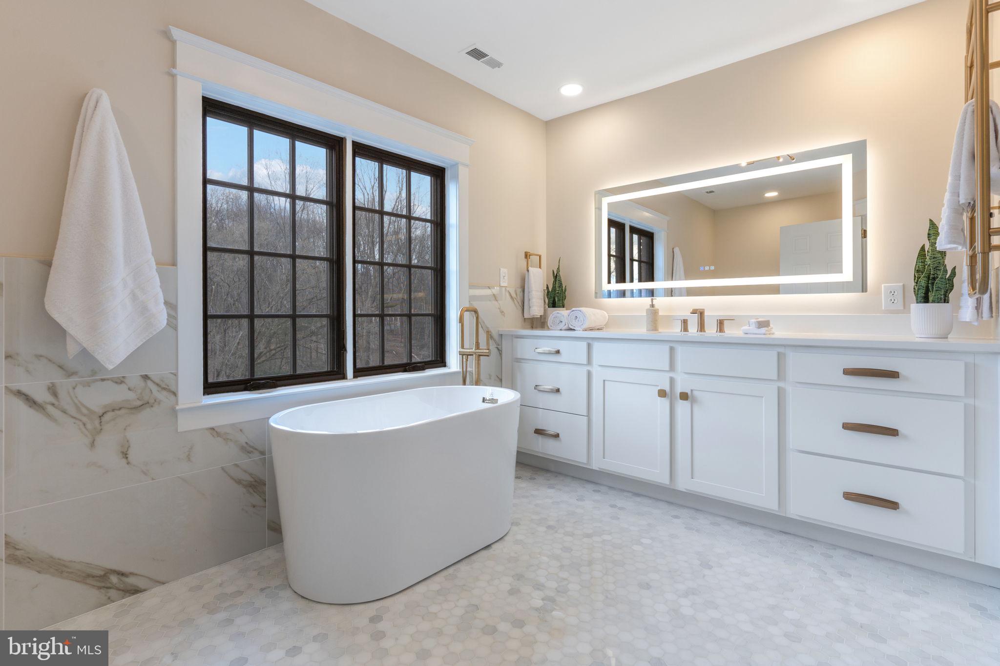 RIVER OAKS FARM - Residential