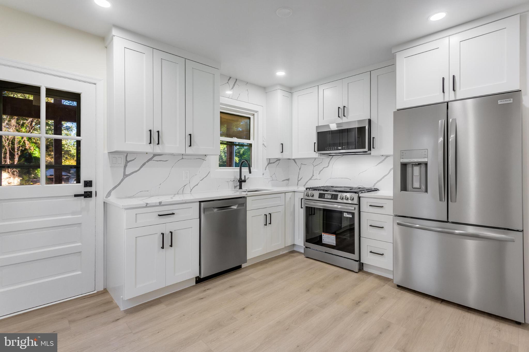 SEVEN OAKS - Residential